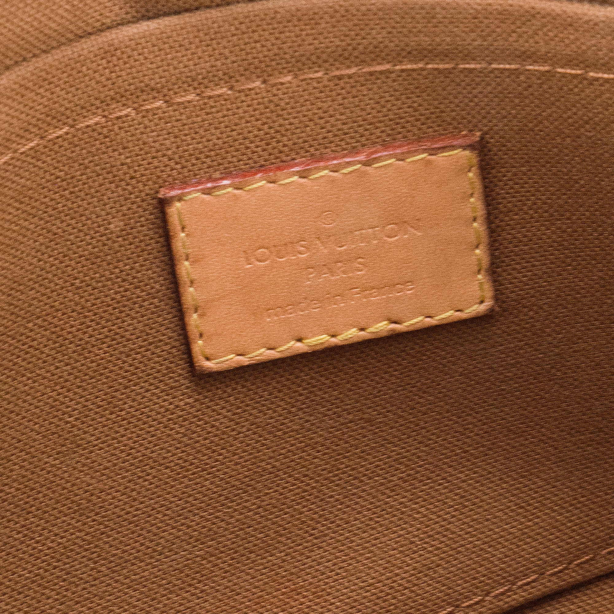 LOUIS VUITTON - Sac à bandoulière Multi-Pochette Accessoires Louis Vuitton en toile enduite monogrammée