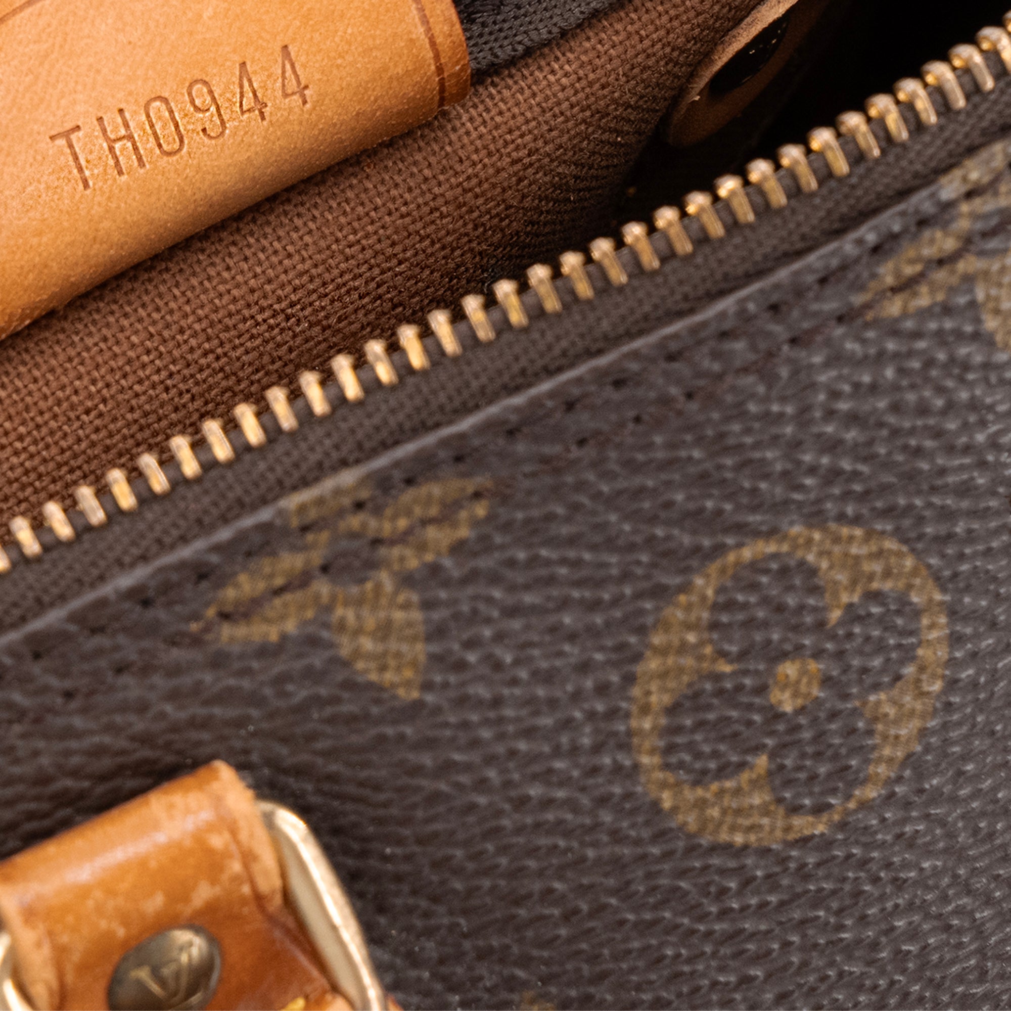 LOUIS VUITTON - Sac à bandoulière Nano Speedy Louis Vuitton en toile enduite monogrammée