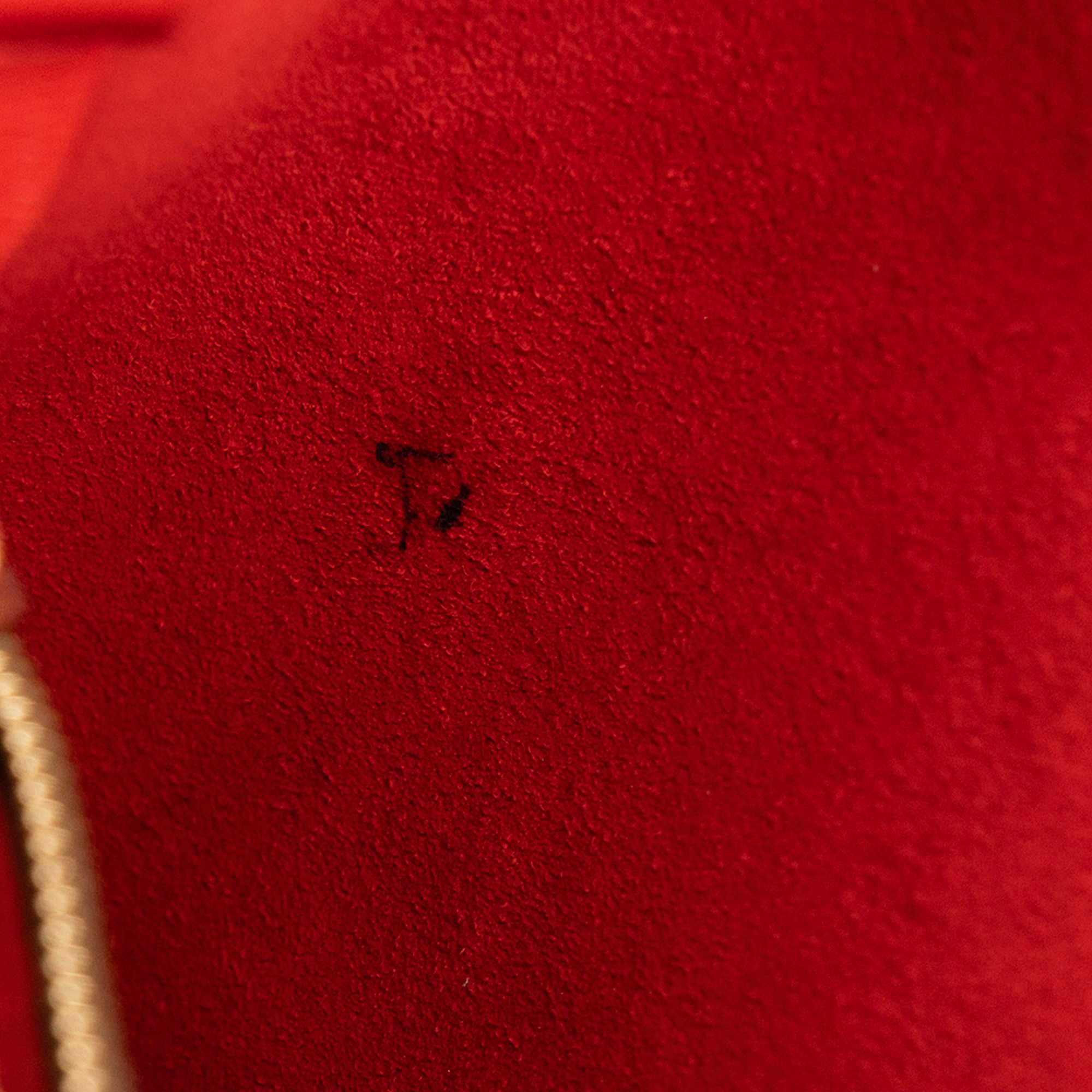 LOUIS VUITTON - Sac à bandoulière NéoNoé Louis Vuitton en toile enduite monogrammée marron et rouge