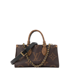 LOUIS VUITTON - Sac à bandoulière Onthego East West Louis Vuitton en toile enduite monogrammée