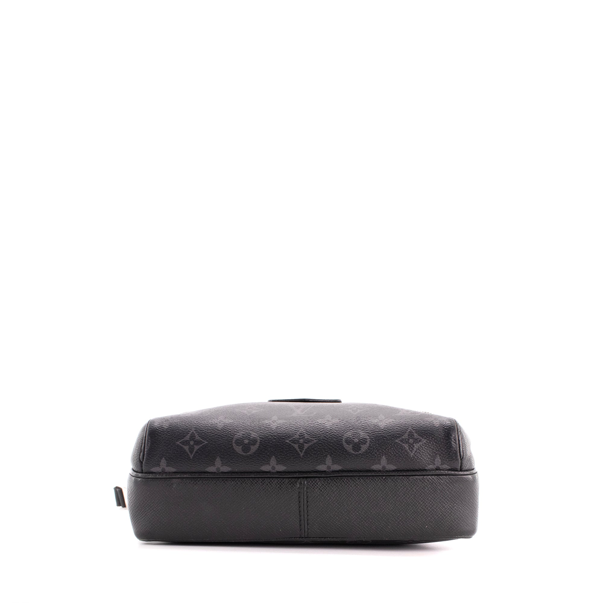 LOUIS VUITTON - Sac à bandoulière Outdoor Messenger Louis Vuitton en cuir noir et toile enduite monogrammée éclipse