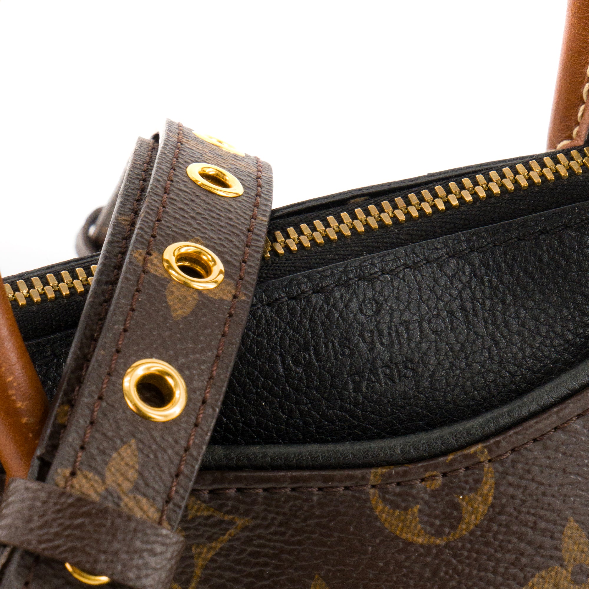 LOUIS VUITTON - Sac à bandoulière Pallas BB Louis Vuitton en toile enduite monogrammée