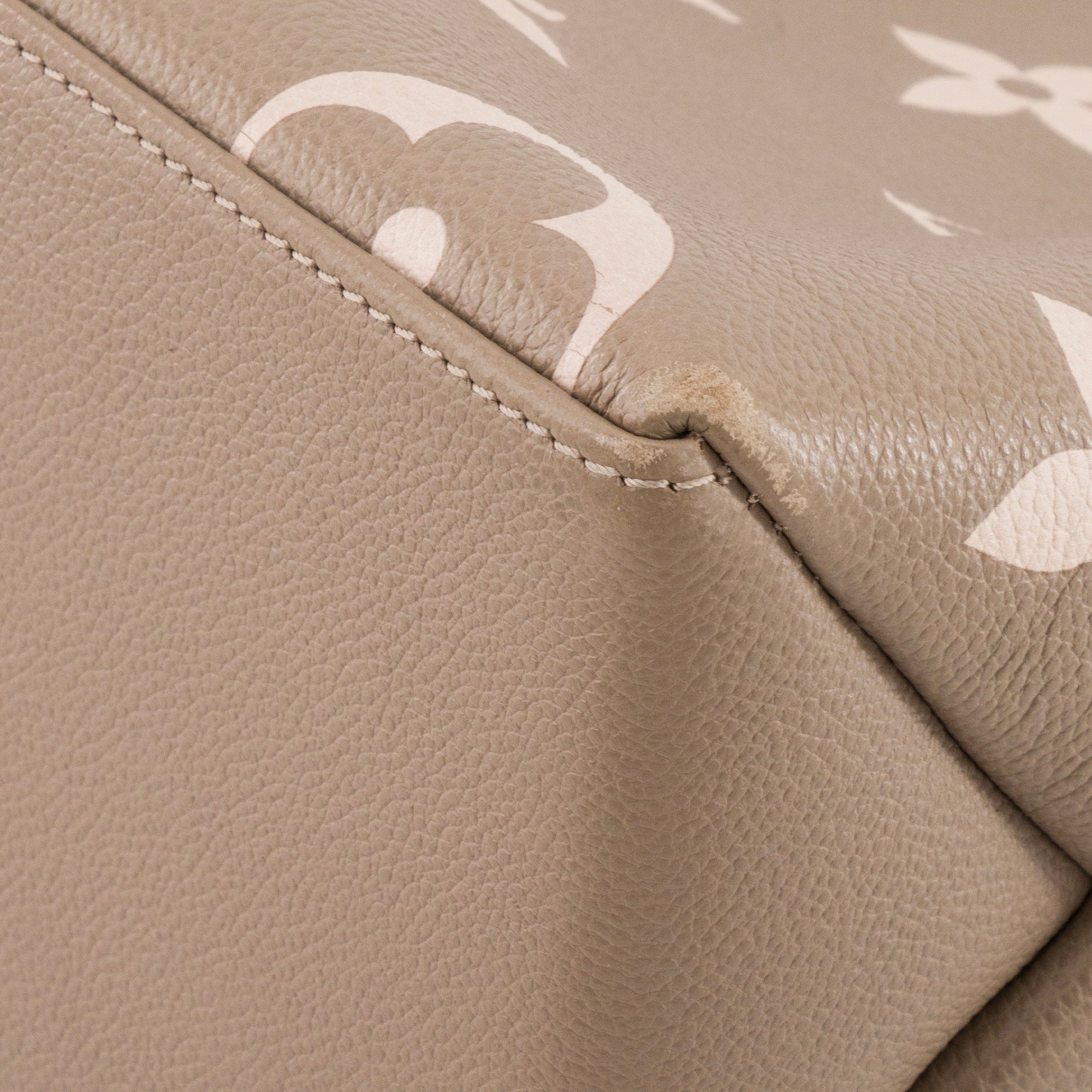 LOUIS VUITTON - Sac à bandoulière Petit Palais Louis Vuitton en cuir empreinte gris et beige