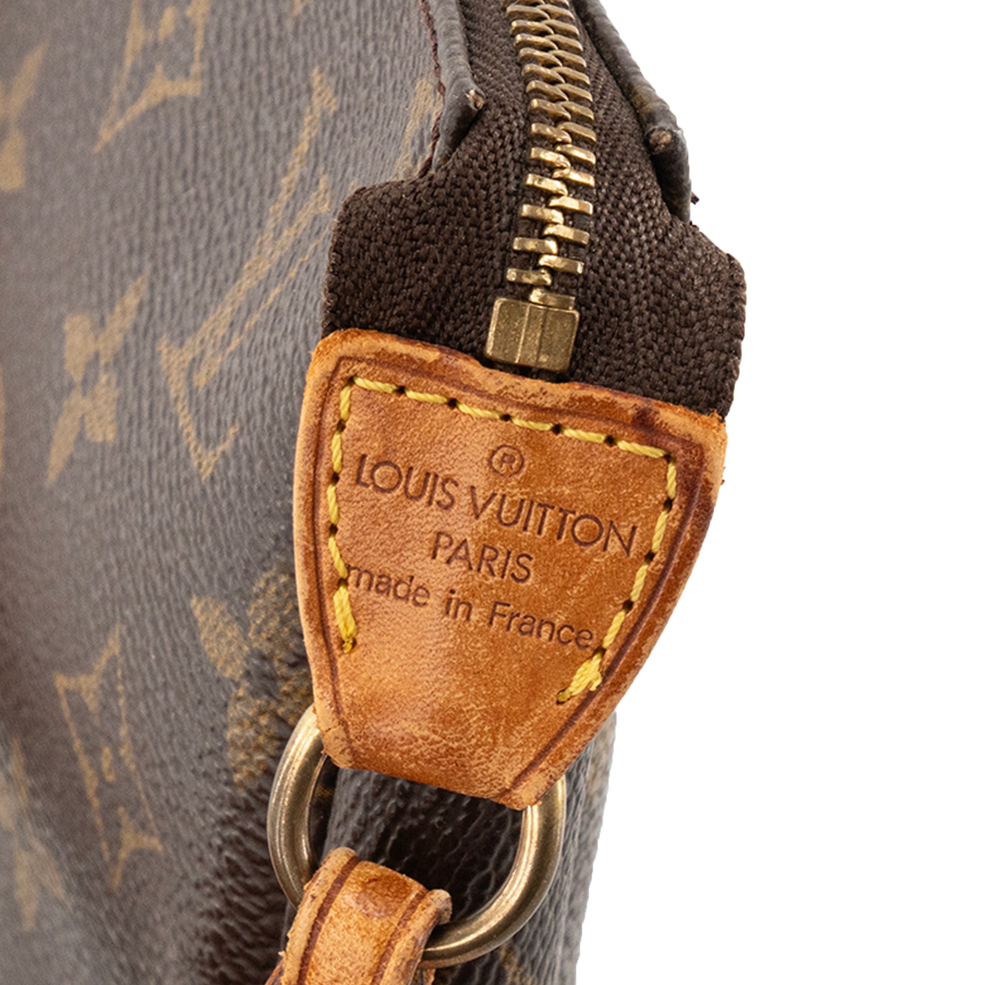 LOUIS VUITTON - Sac à bandoulière Pochette Accessoires PM Louis Vuitton en toile enduite monogrammée marron vintage