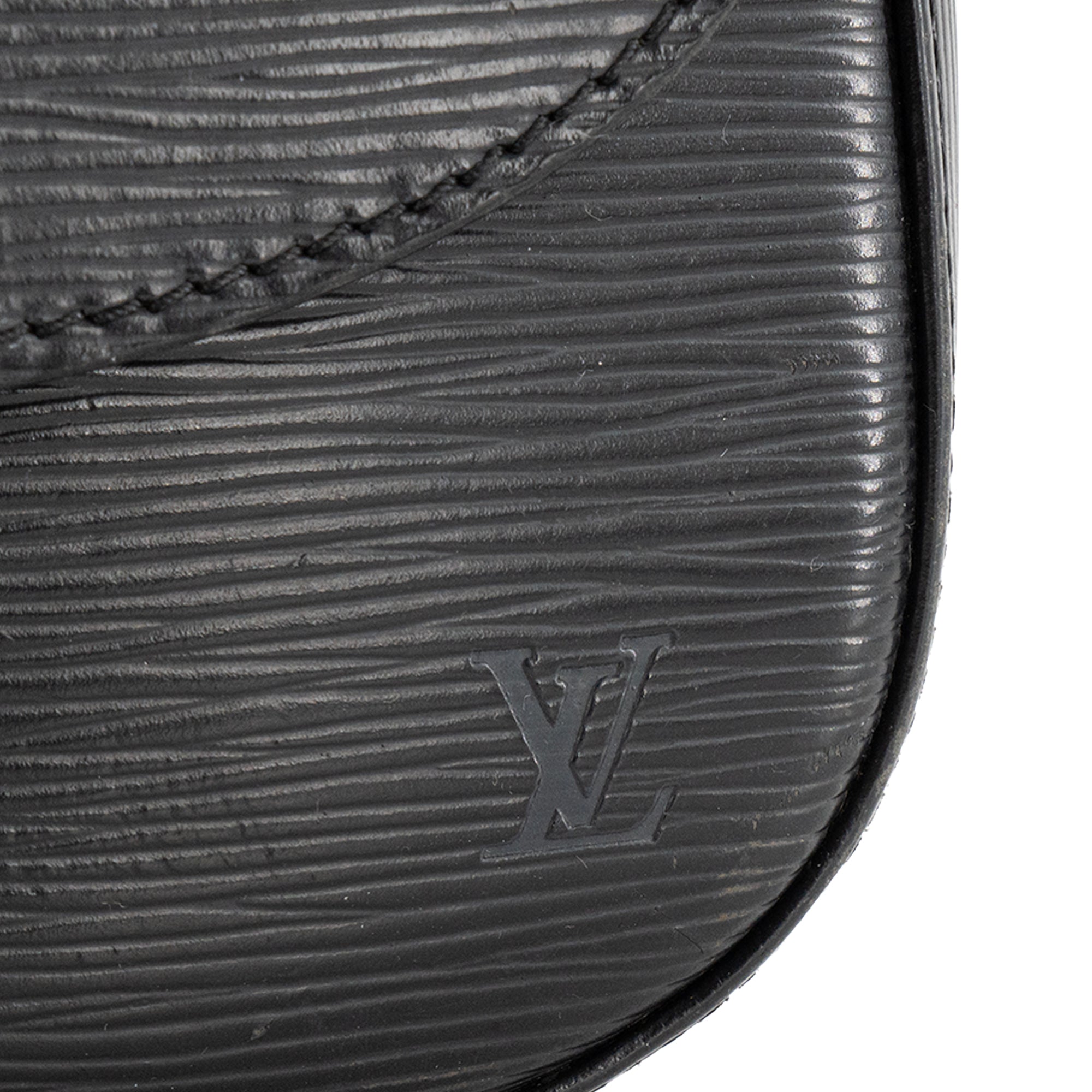 LOUIS VUITTON - Sac à bandoulière Saint Cloud Louis Vuitton en cuir épi noir vintage