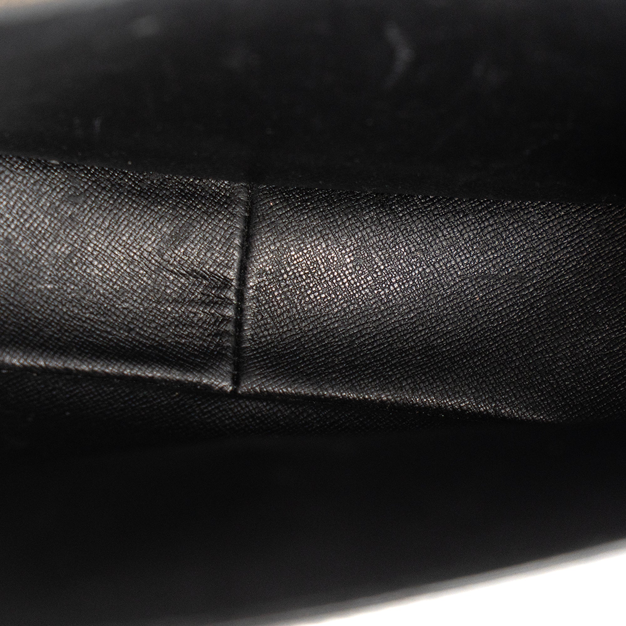LOUIS VUITTON - Sac à bandoulière Saint Cloud Louis Vuitton en cuir épi noir vintage