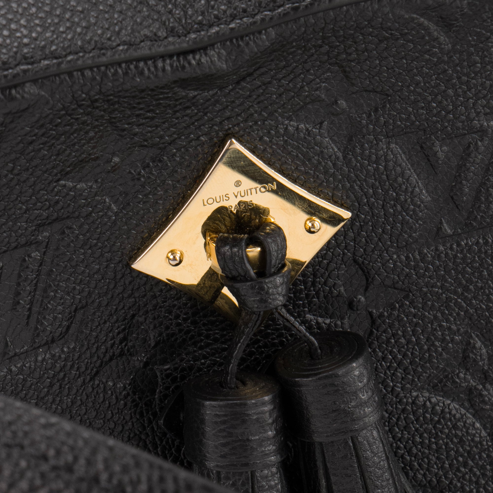LOUIS VUITTON - Sac à bandoulière Saintonge Louis Vuitton en cuir empreinte noir