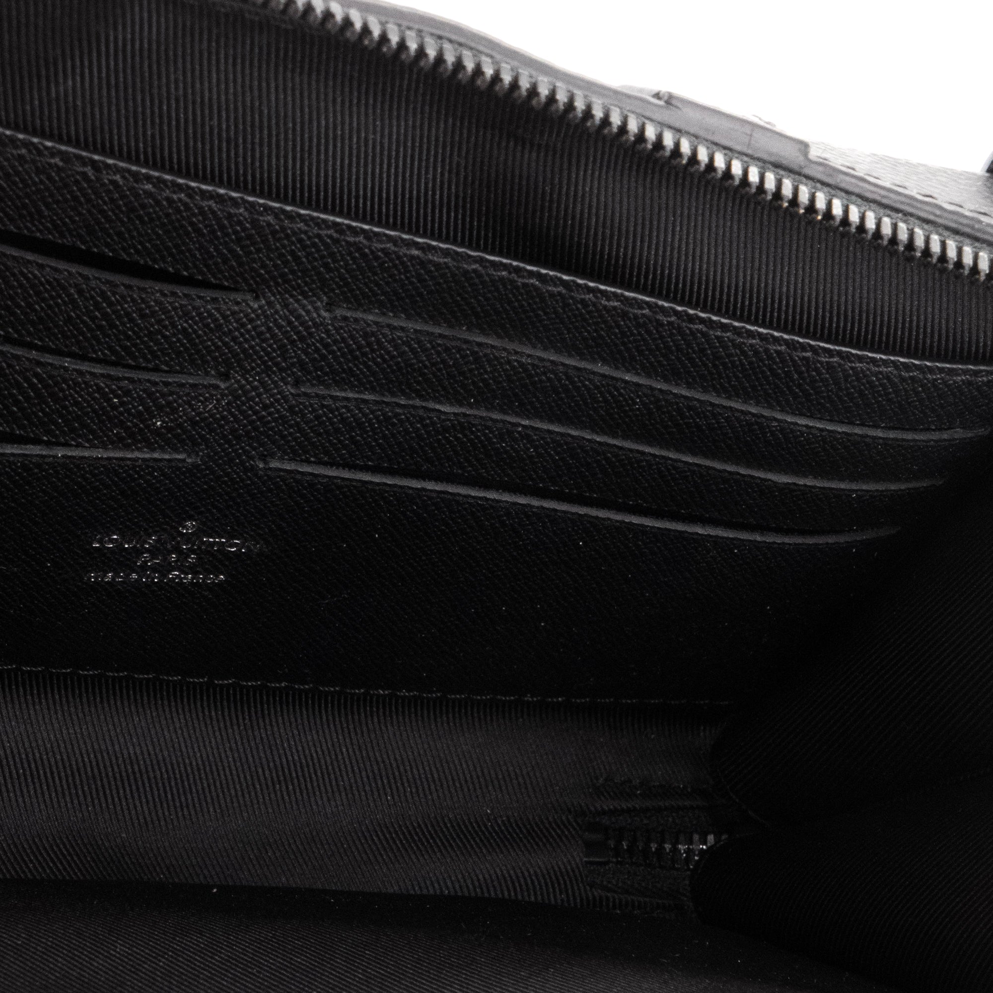 LOUIS VUITTON - Sac à bandoulière Soft Trunk Louis Vuitton en toile enduite monogrammée éclipse