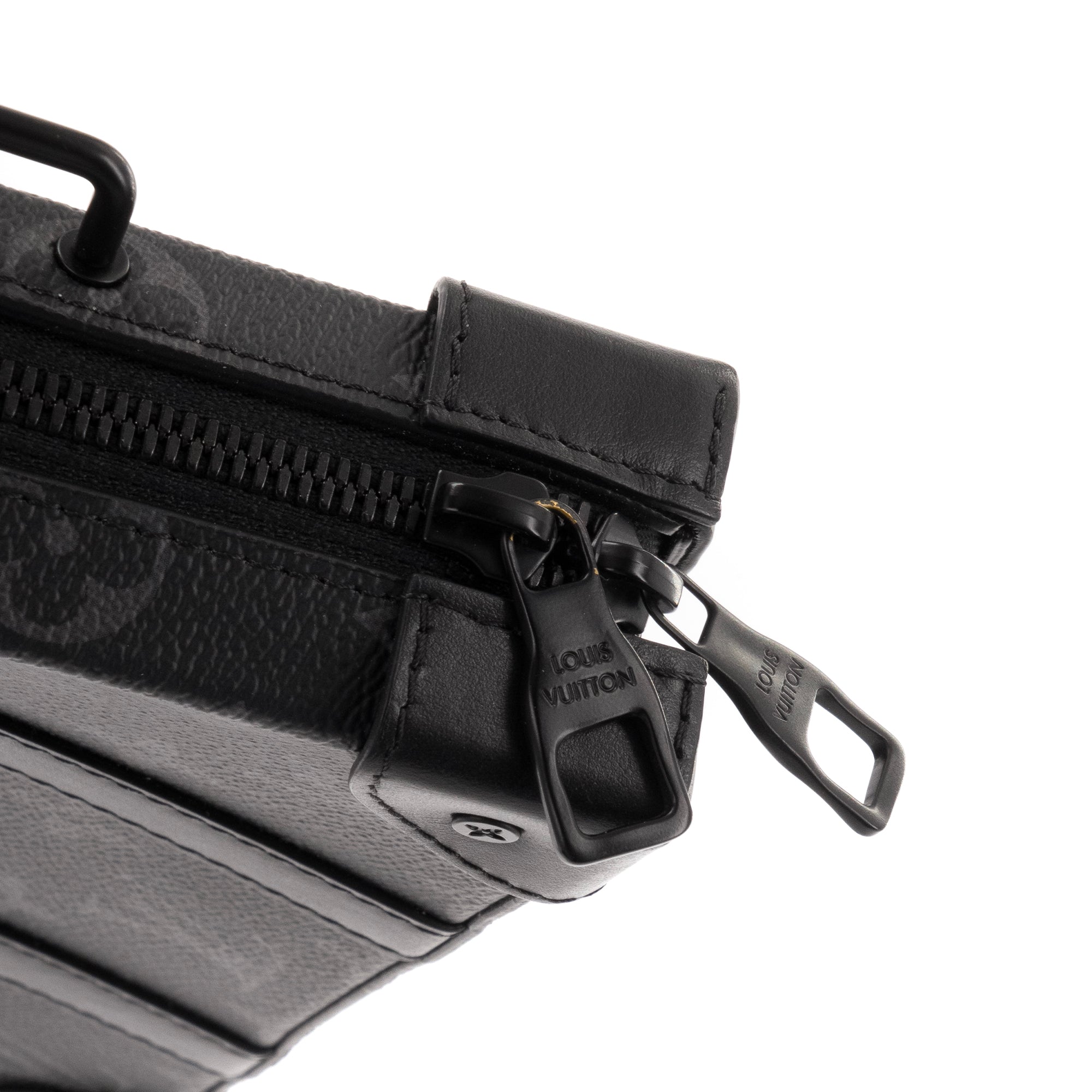 LOUIS VUITTON - Sac à bandoulière Soft Trunk Louis Vuitton en toile enduite monogrammée éclipse