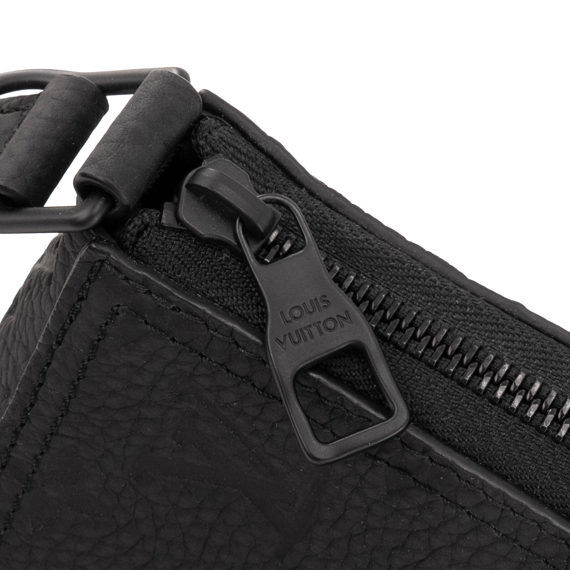 LOUIS VUITTON - Sac à bandoulière Triangle Messenger Louis Vuitton en cuir empreinte noir
