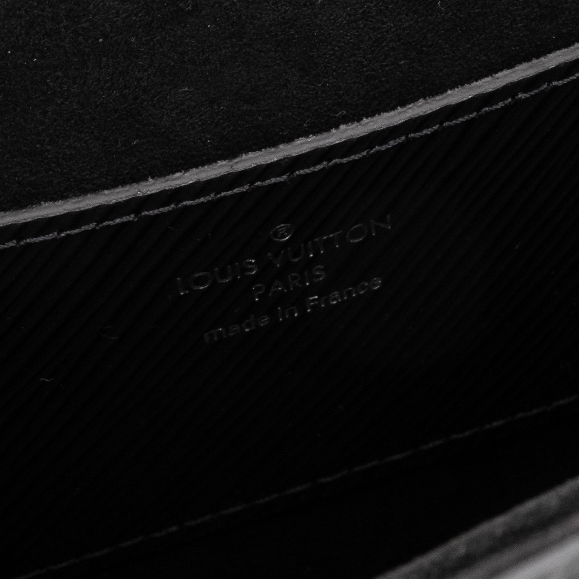 LOUIS VUITTON - Sac à bandoulière Twist MM Louis Vuitton en cuir épi noir