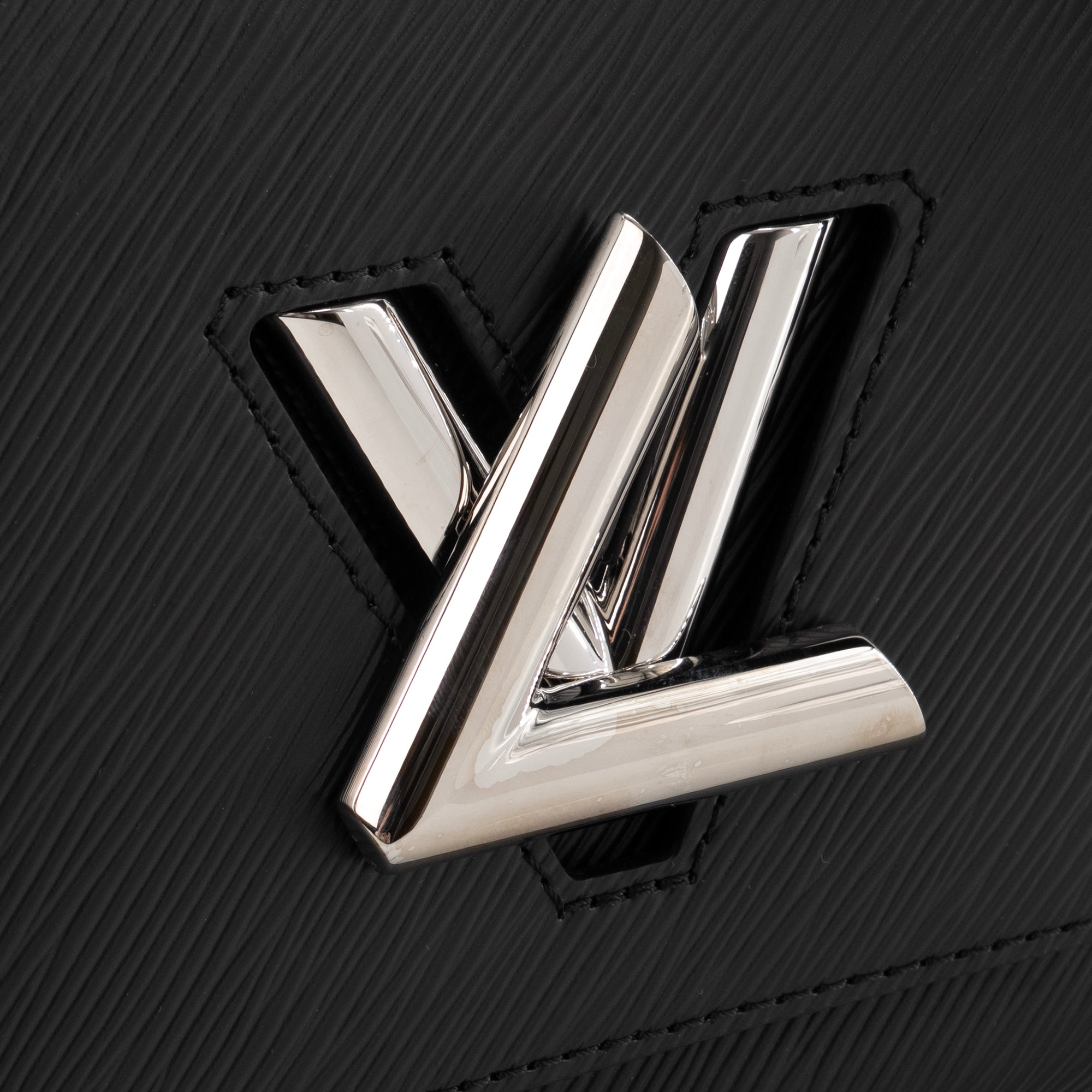 LOUIS VUITTON - Sac à bandoulière Twist MM Louis Vuitton en cuir épi noir