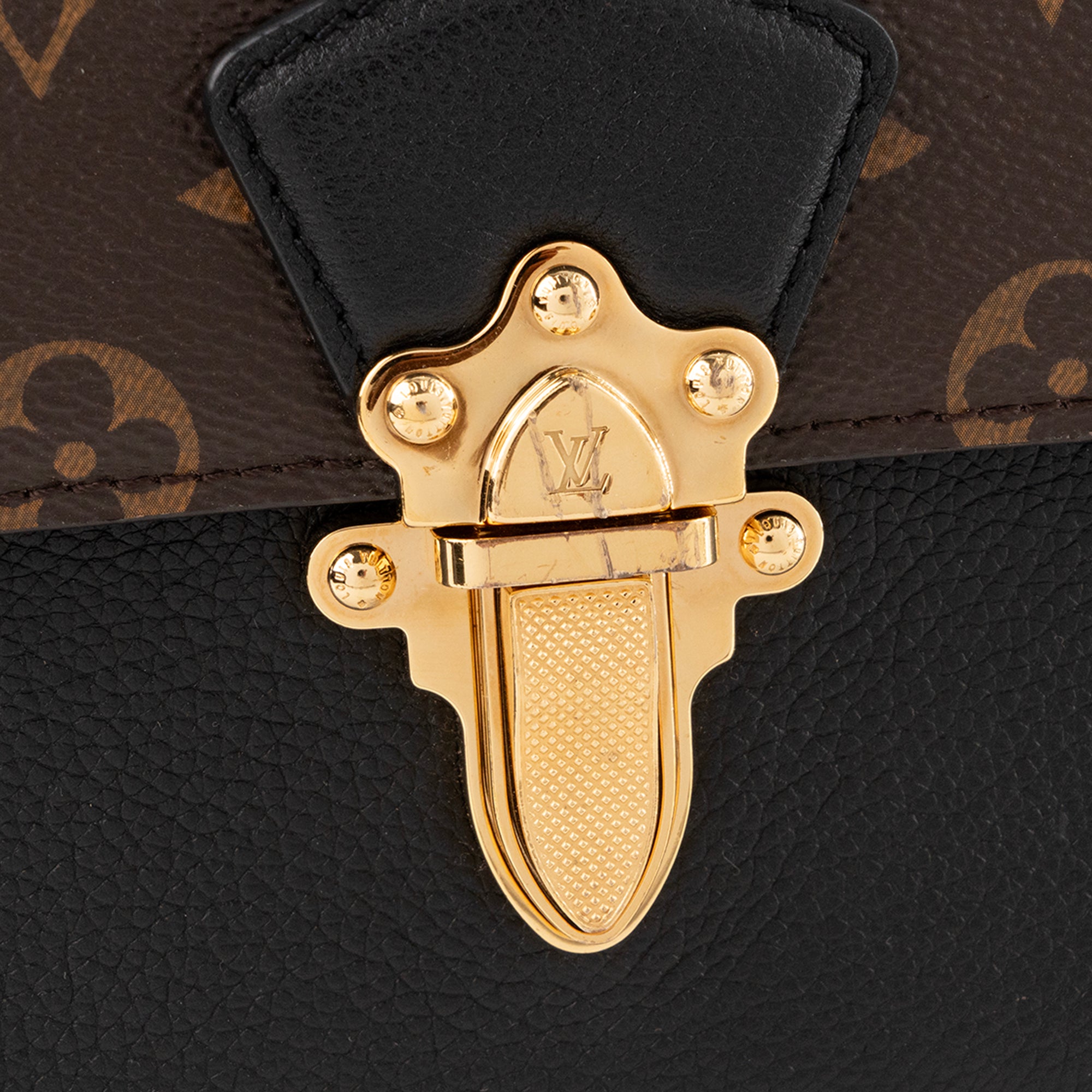 LOUIS VUITTON - Sac à bandoulière Victoire Louis Vuitton en toile enduite monogrammée et cuir grainé noir