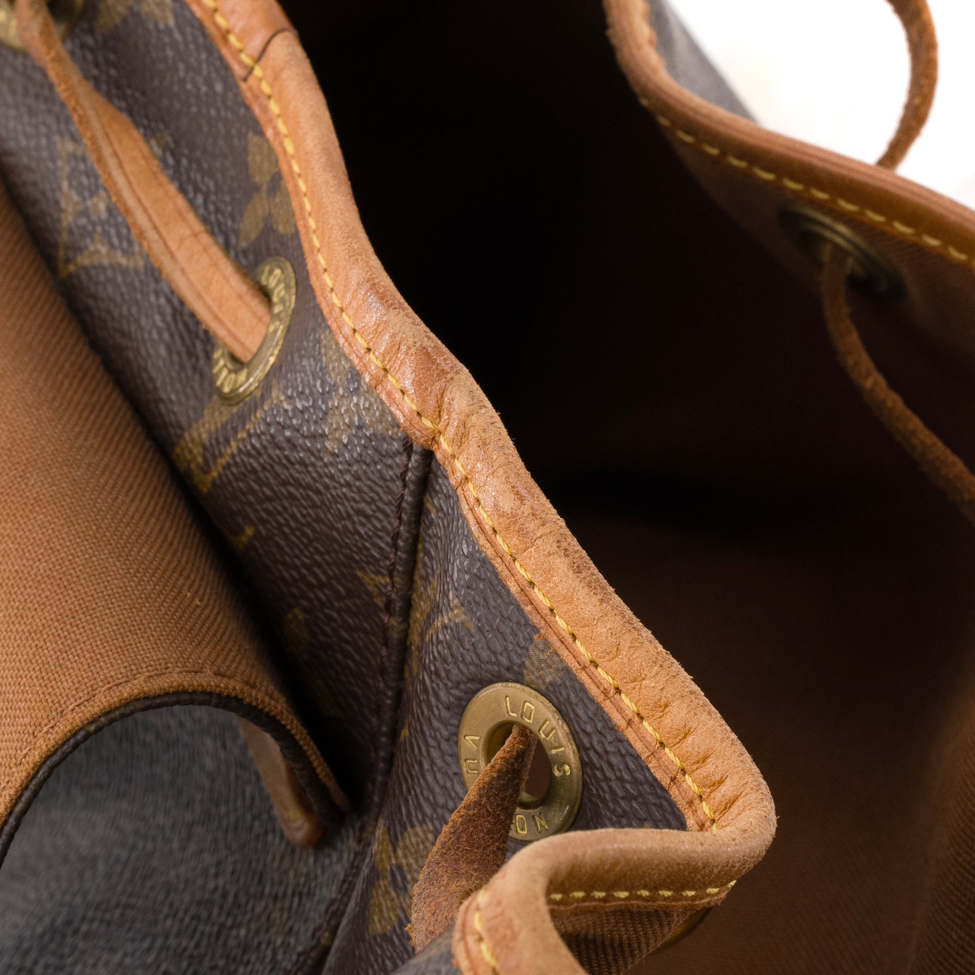 LOUIS VUITTON - Sac à dos Montsouris Louis Vuitton en toile enduite monogrammée vintage