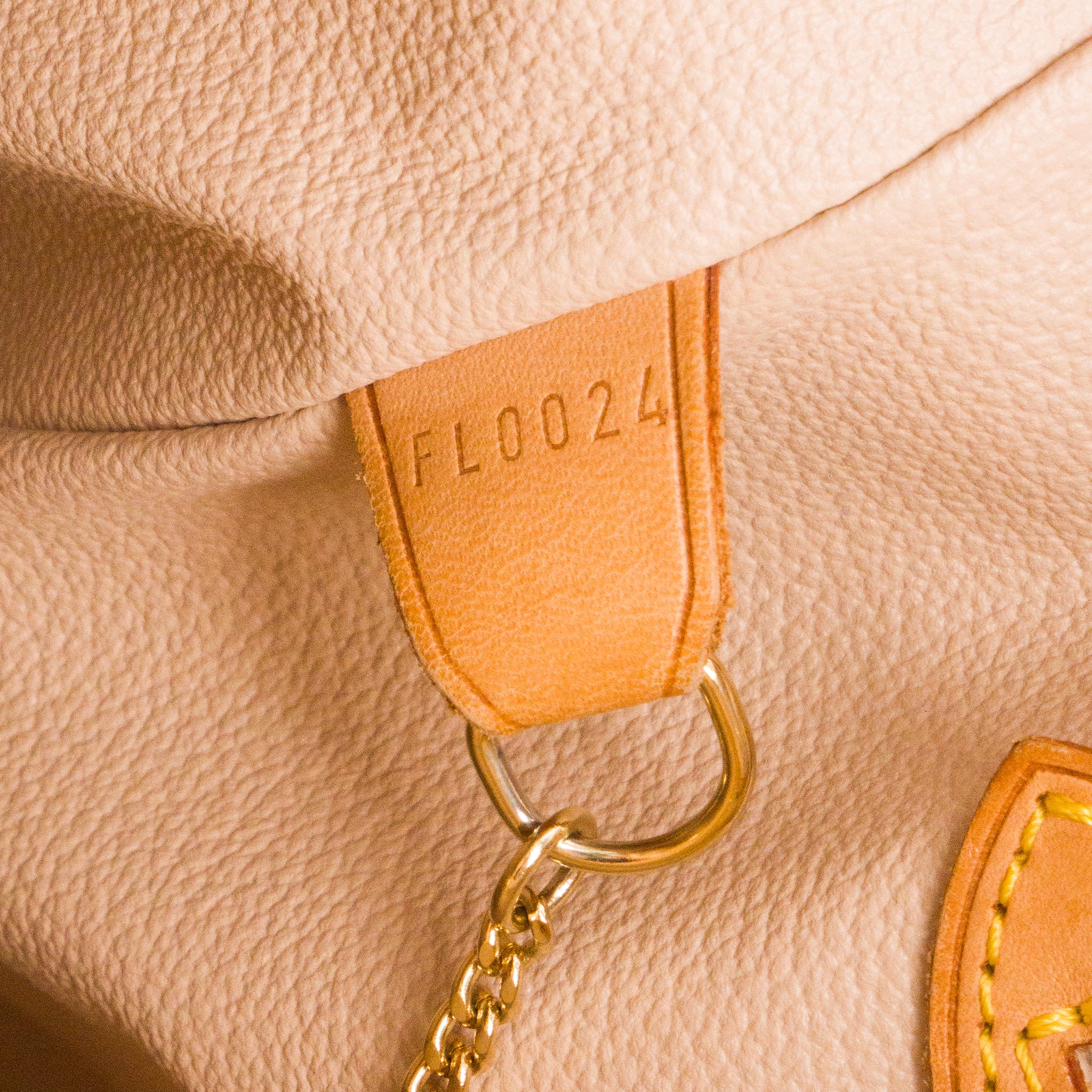 LOUIS VUITTON - Sac à épaule Bucket Louis Vuitton en toile enduite monogrammée vintage