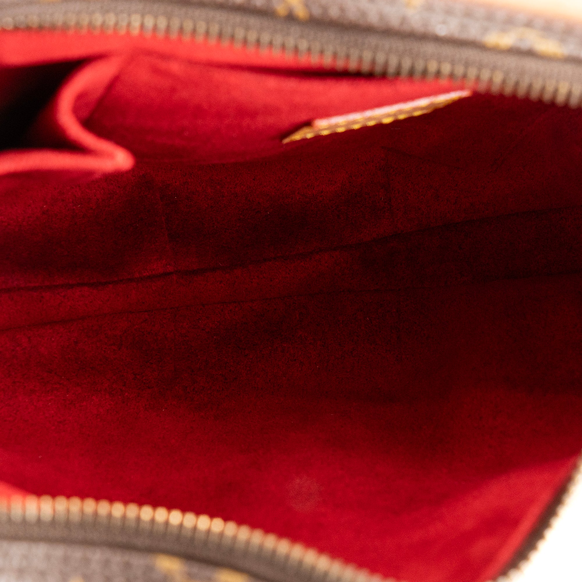 LOUIS VUITTON - Sac à épaule Croissant MM Louis Vuitton en toile enduite monogrammée