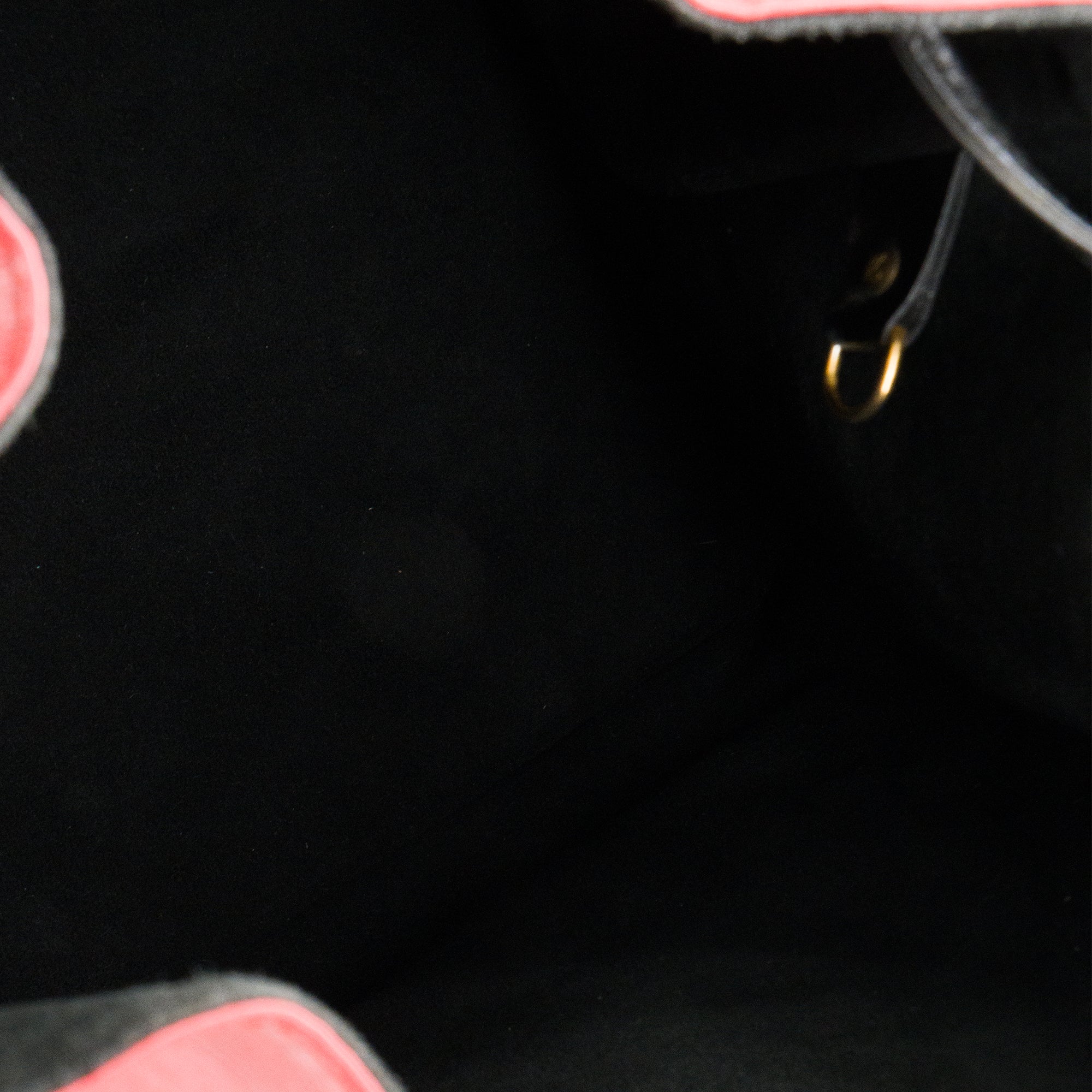 LOUIS VUITTON - Sac à épaule Noé Louis Vuitton en cuir épi rouge et noir vintage