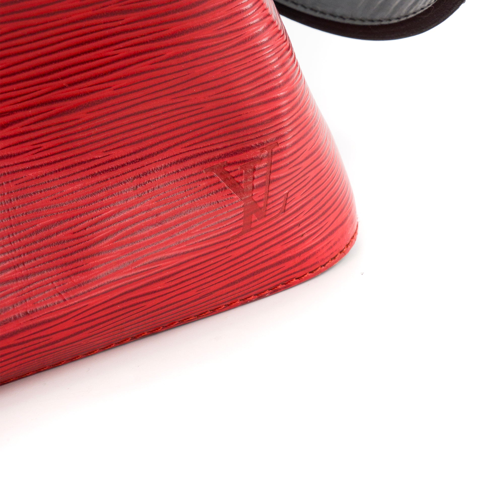 LOUIS VUITTON - Sac à épaule Noé Louis Vuitton en cuir épi rouge et noir vintage