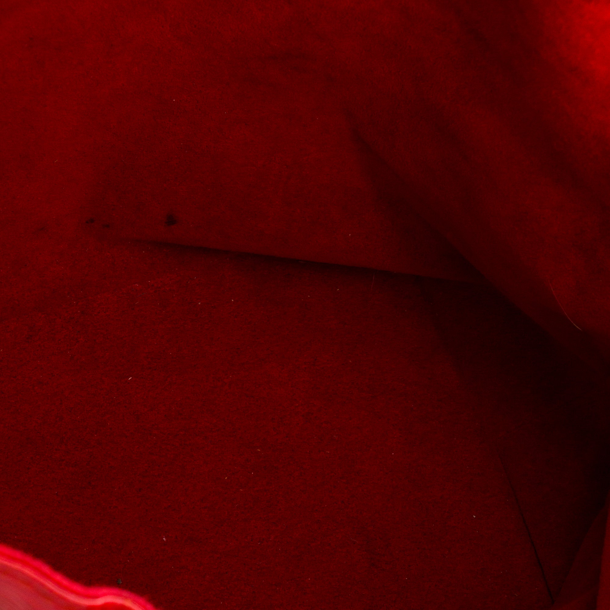 LOUIS VUITTON - Sac à épaule Noé Louis Vuitton en cuir épi rouge vintage