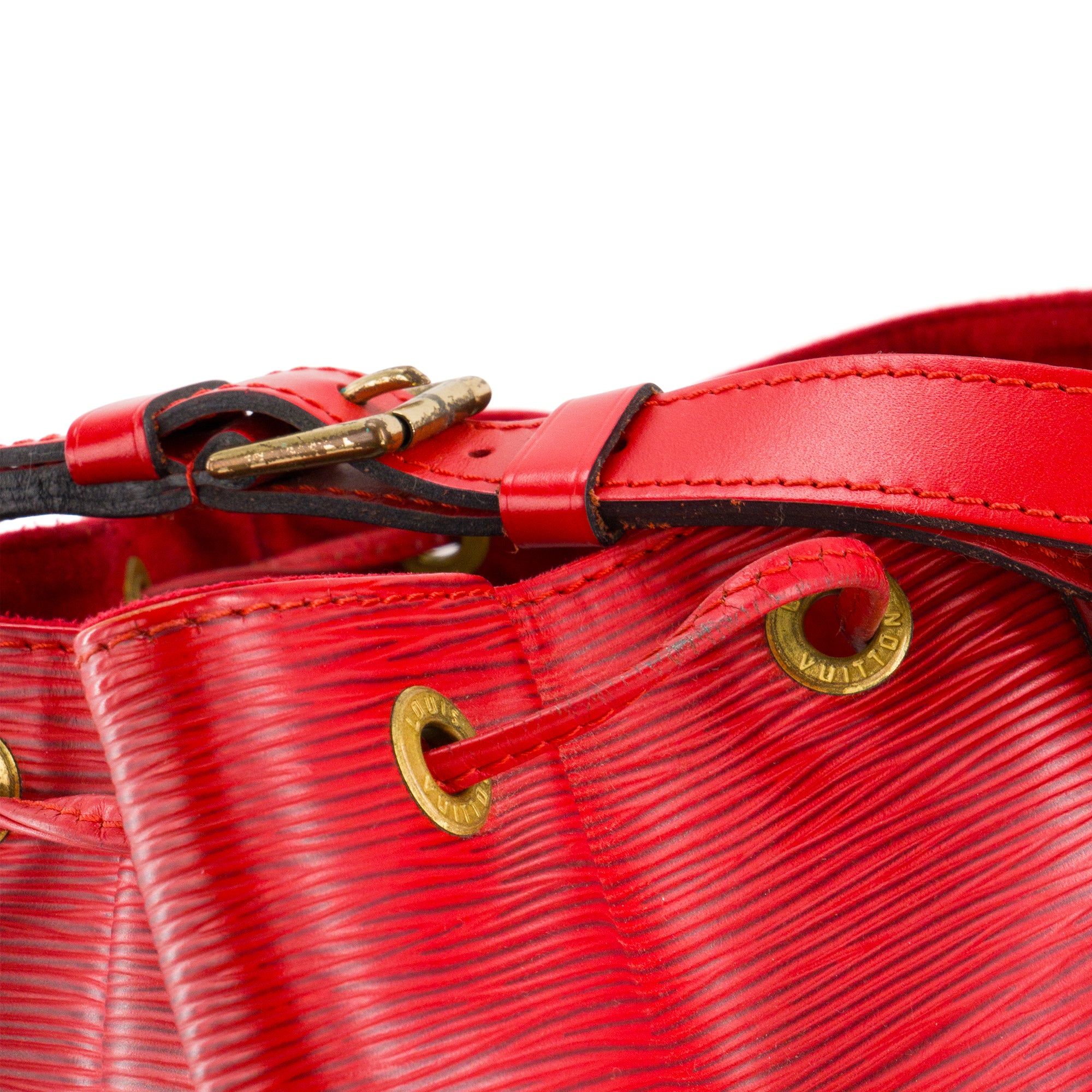 LOUIS VUITTON - Sac à épaule Noé Louis Vuitton en cuir épi rouge vintage