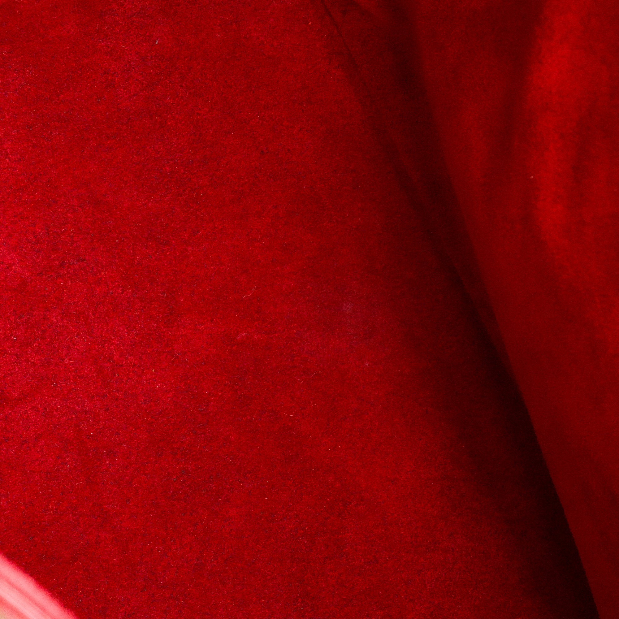 LOUIS VUITTON - Sac à épaule Noé Louis Vuitton en cuir épi rouge vintage