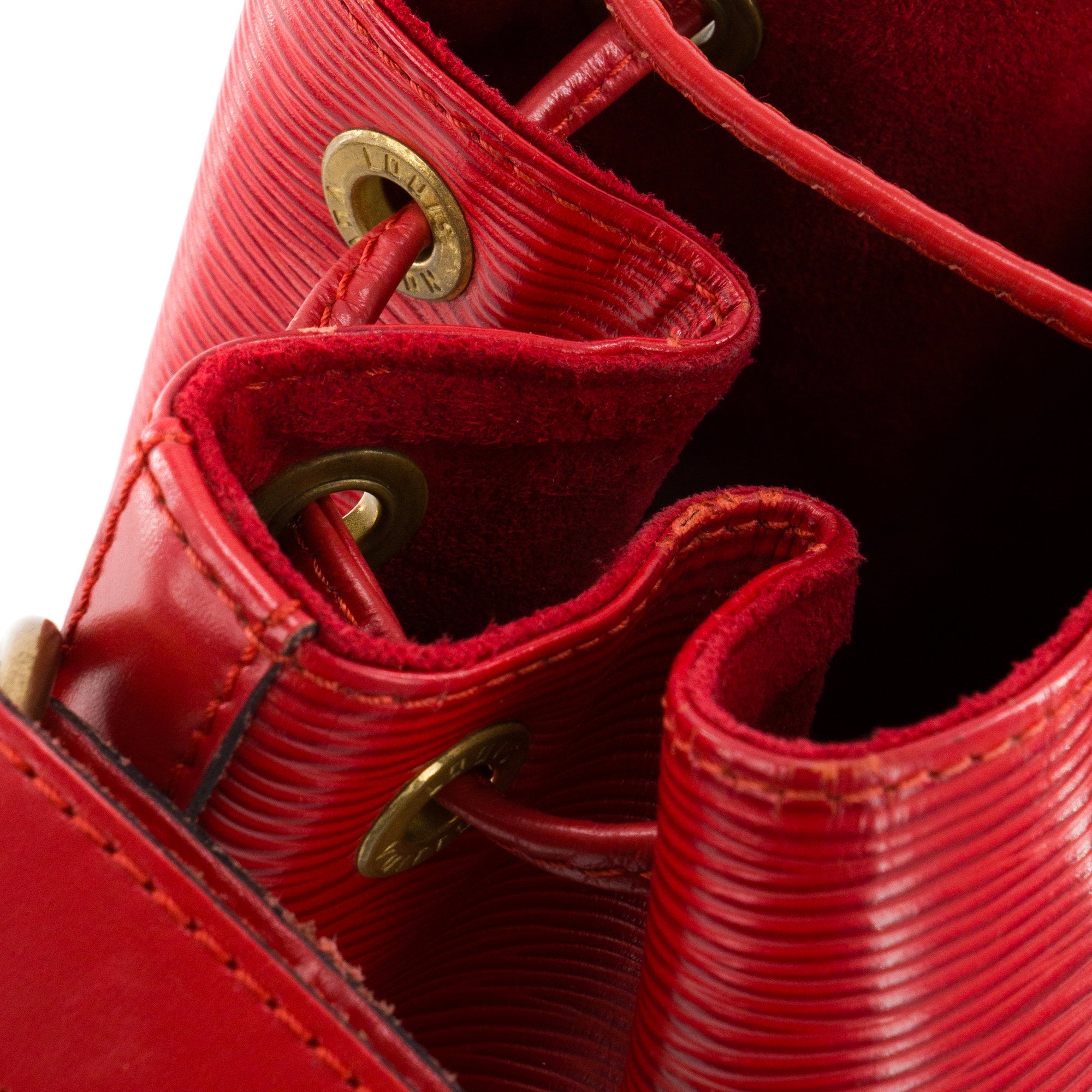 LOUIS VUITTON - Sac à épaule Noé Louis Vuitton en cuir épi rouge vintage