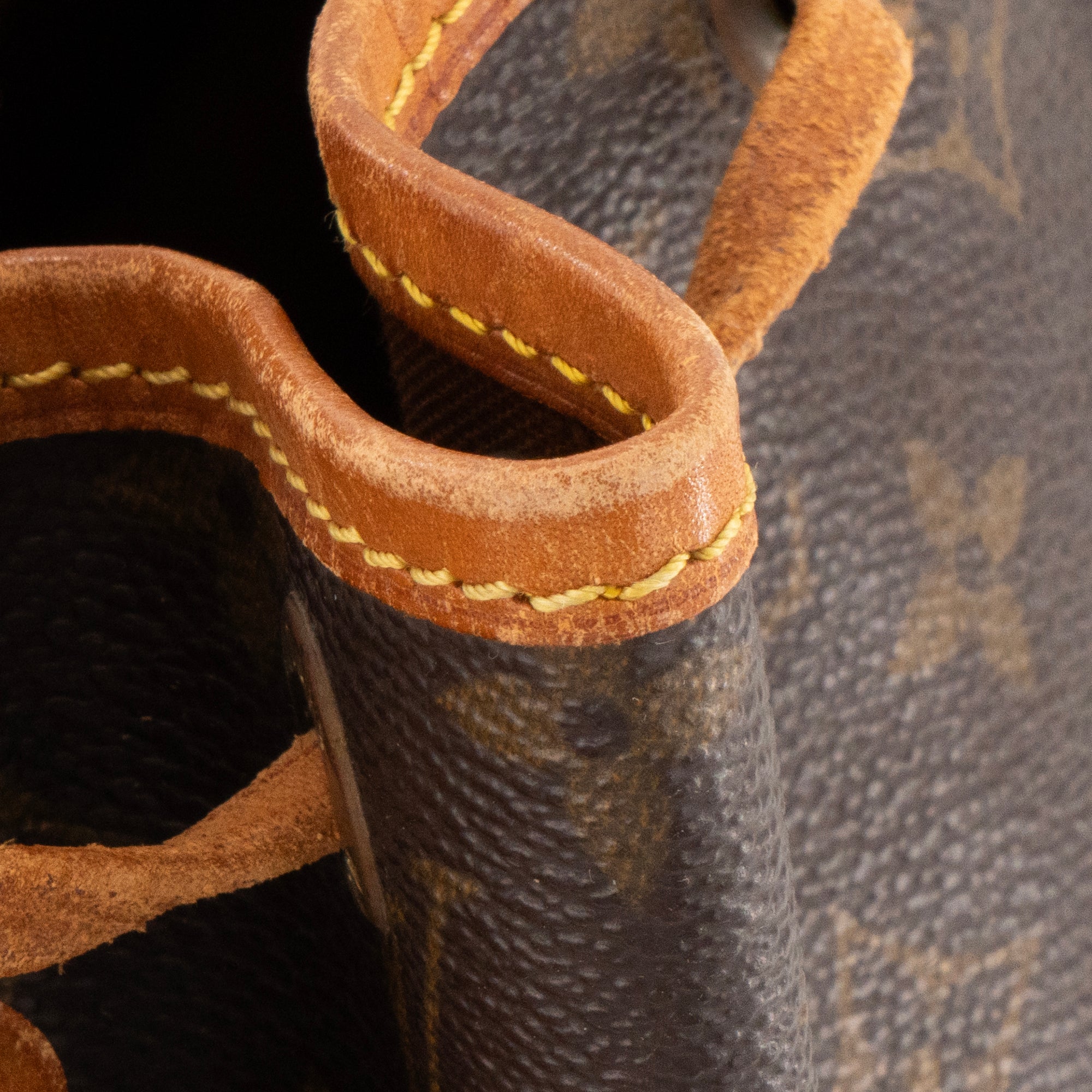 LOUIS VUITTON - Sac à épaule Noé Louis Vuitton en toile enduite monogrammée vintage