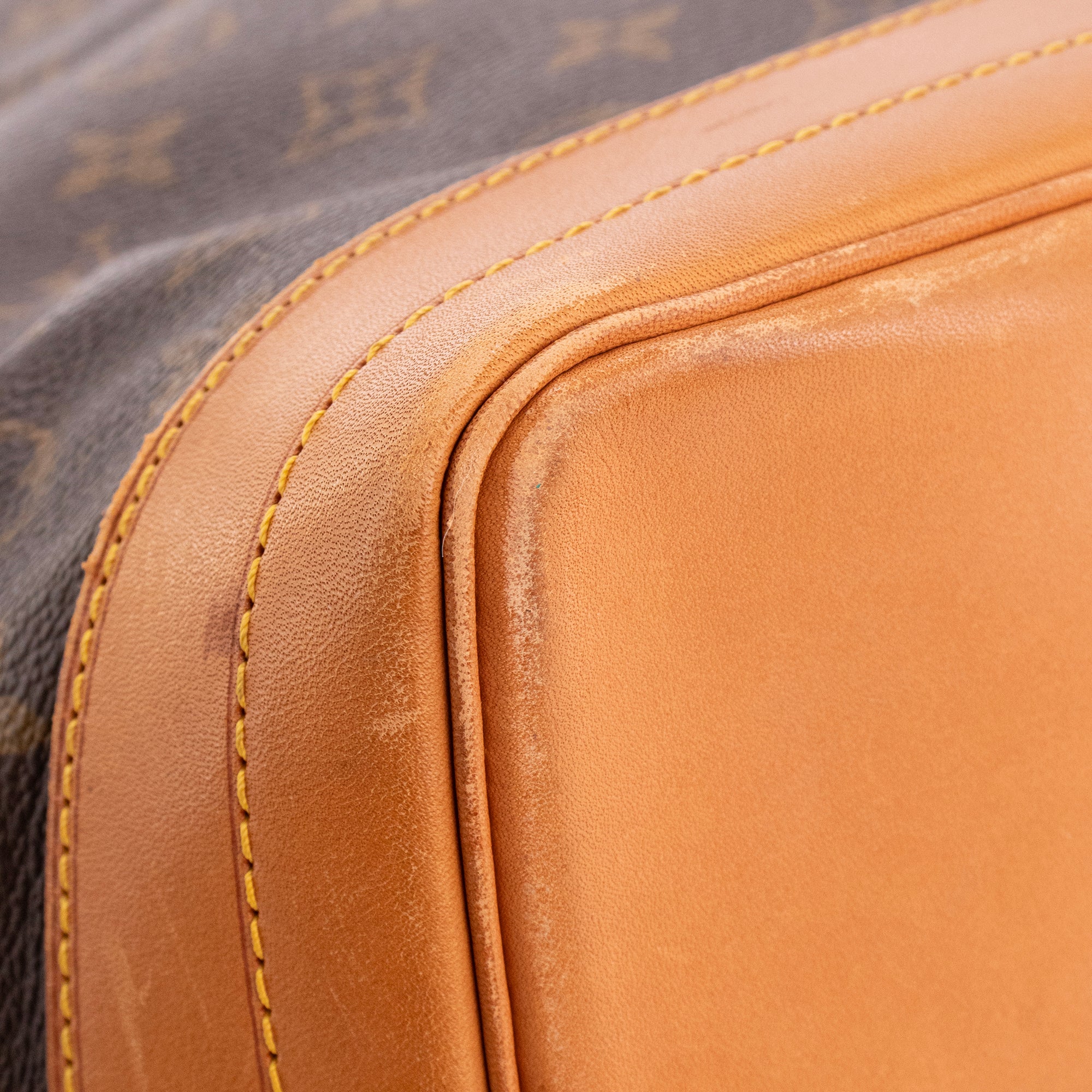 LOUIS VUITTON - Sac à épaule Noé Louis Vuitton en toile enduite monogrammée vintage