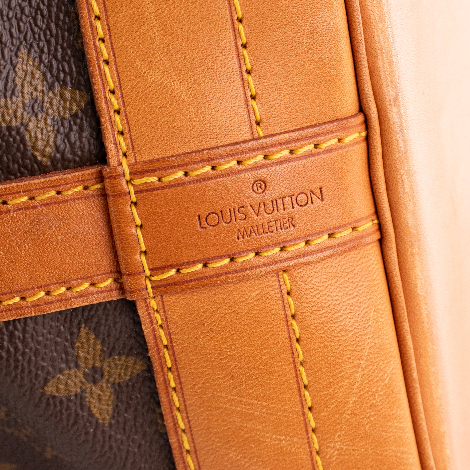LOUIS VUITTON - Sac à épaule Noé Louis Vuitton en toile enduite monogrammée vintage