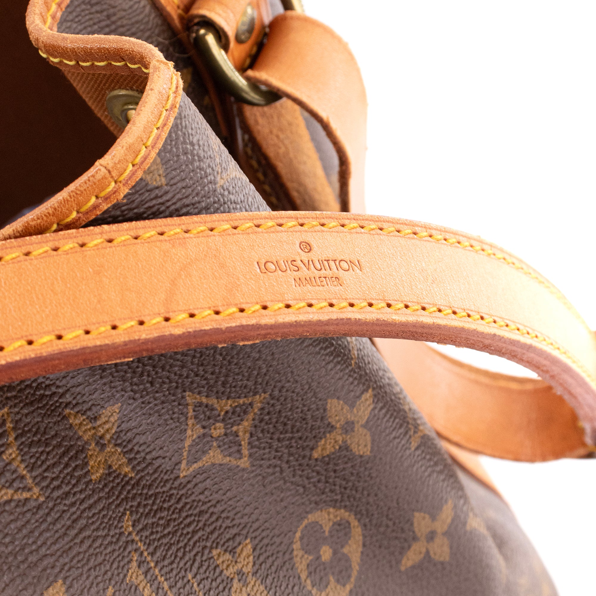 LOUIS VUITTON - Sac à épaule Noé Louis Vuitton en toile enduite monogrammée vintage