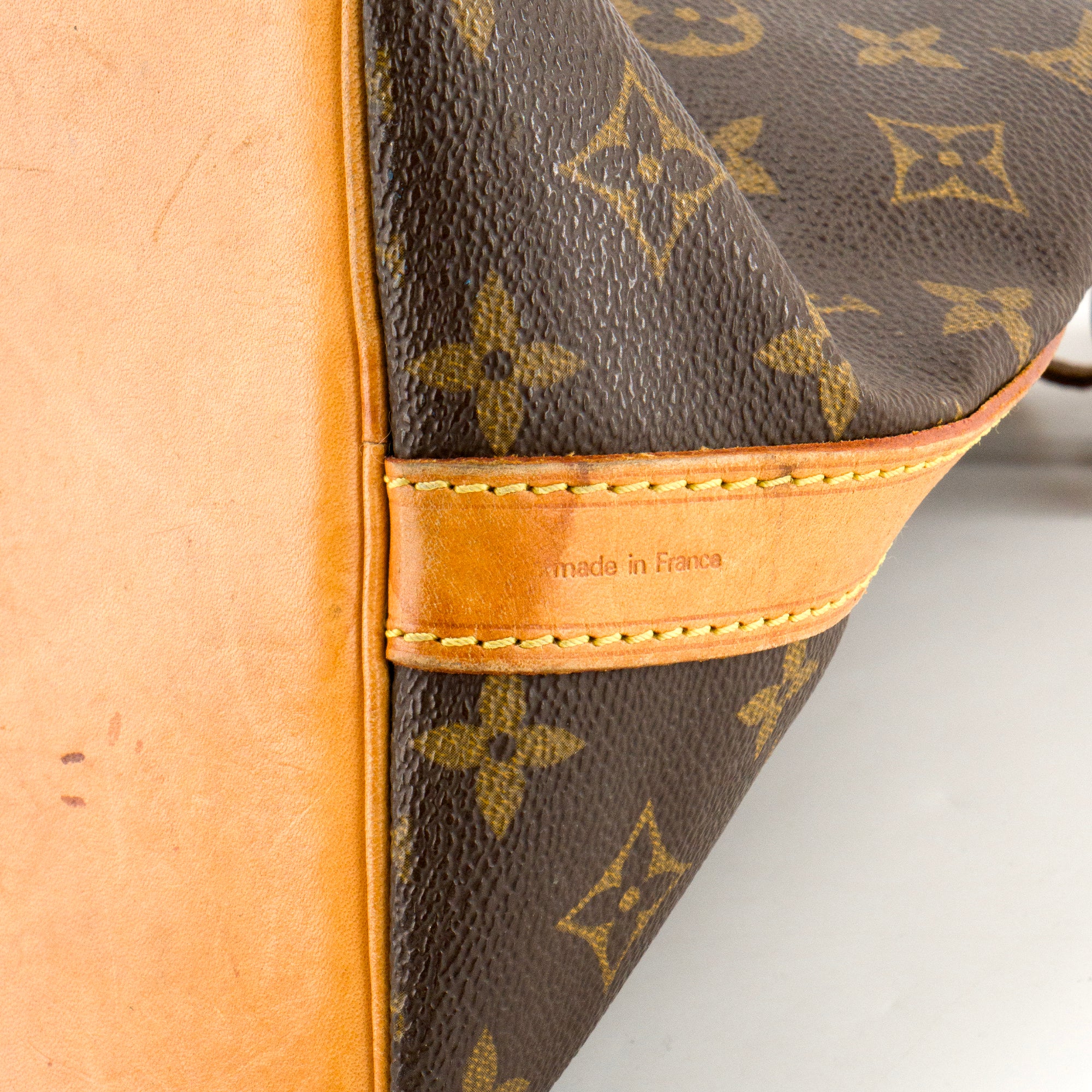 LOUIS VUITTON - Sac à épaule Noé PM Louis Vuitton en toile enduite monogrammée