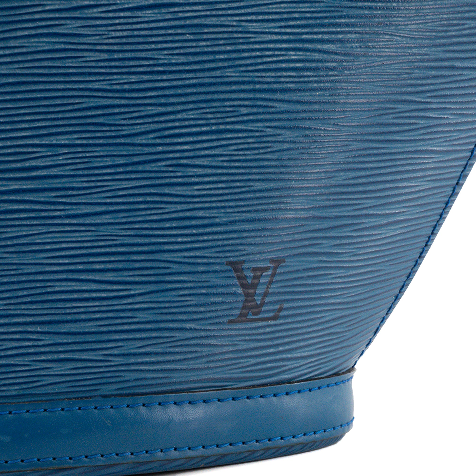 LOUIS VUITTON - Sac à épaule Saint Jacques Louis Vuitton en cuir épi bleu vintage