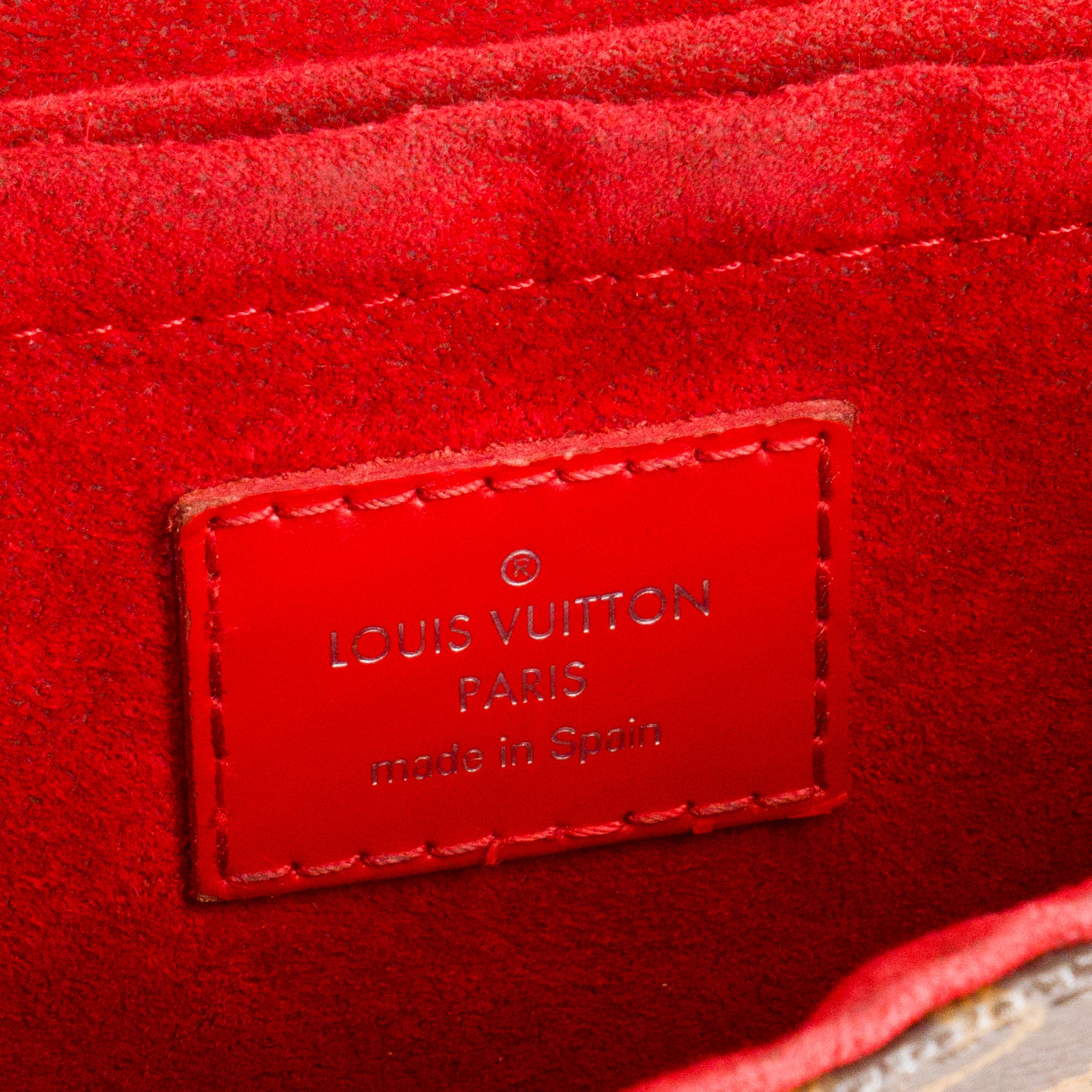 LOUIS VUITTON - Sac à bandoulière Saint Michel Louis Vuitton en cuir épi rouge et toile monogrammée marron