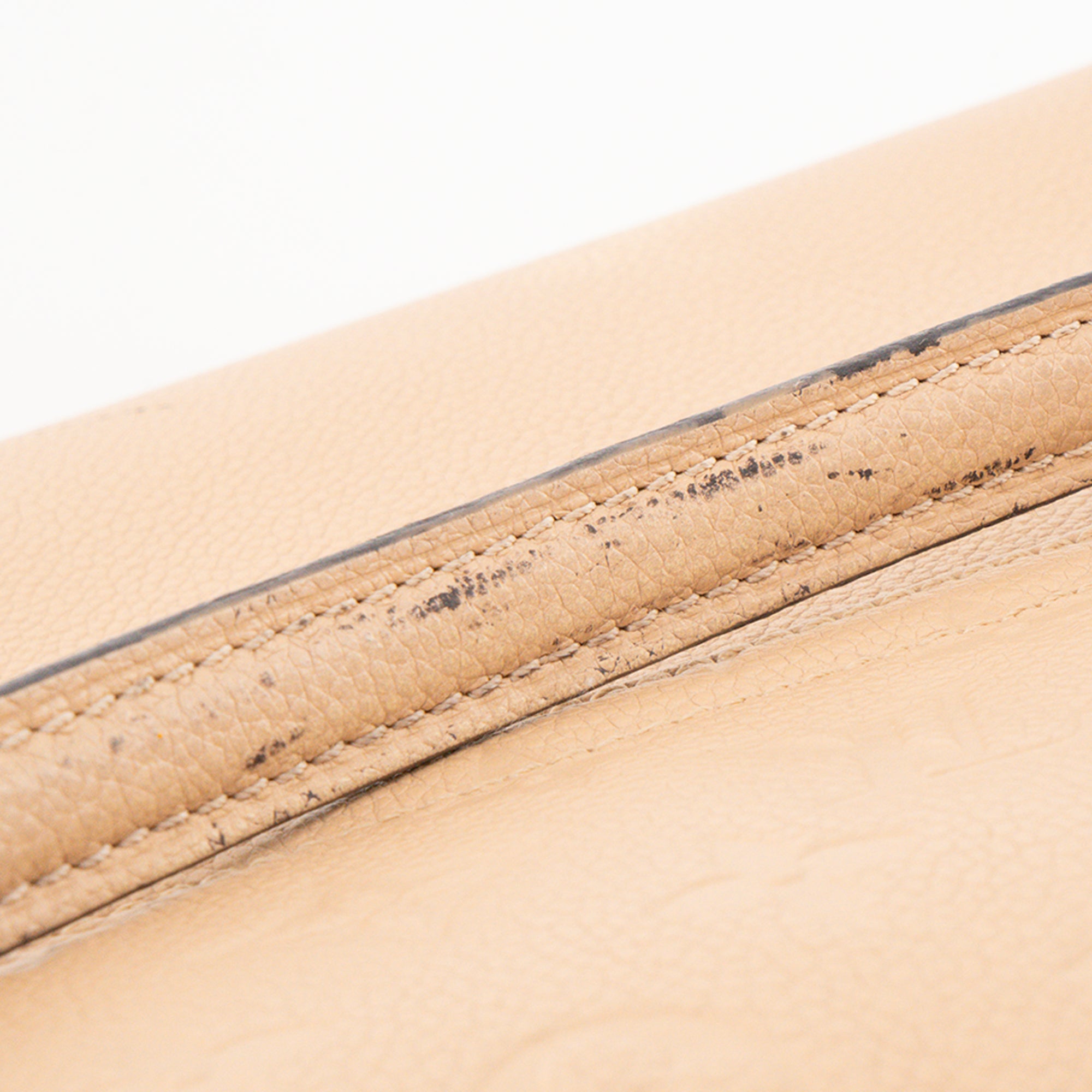 LOUIS VUITTON - Sac à bandoulière St Germain MM Louis Vuitton en cuir grainé beige