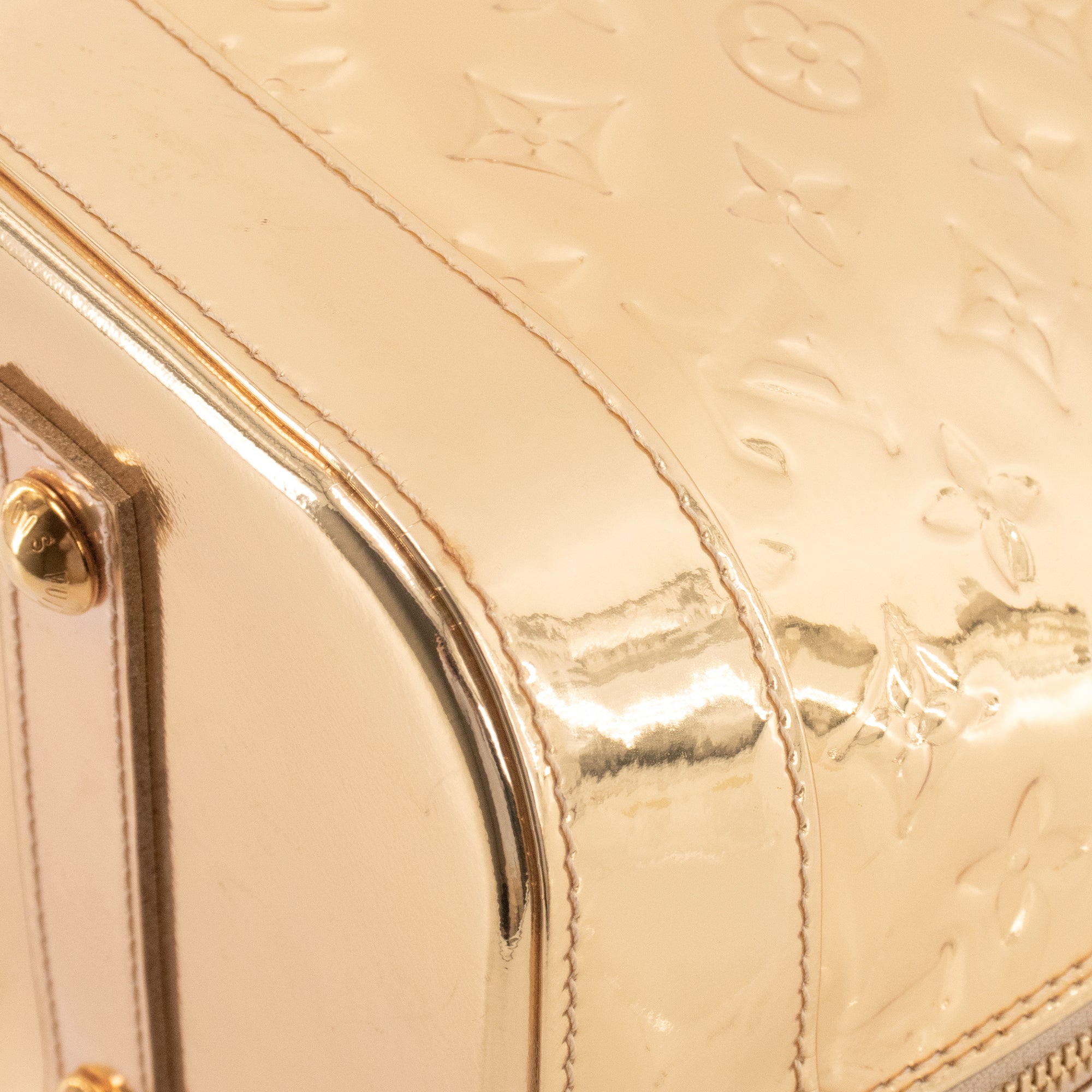 LOUIS VUITTON - Sac à main Alma GM Louis Vuitton en cuir verni miroir doré