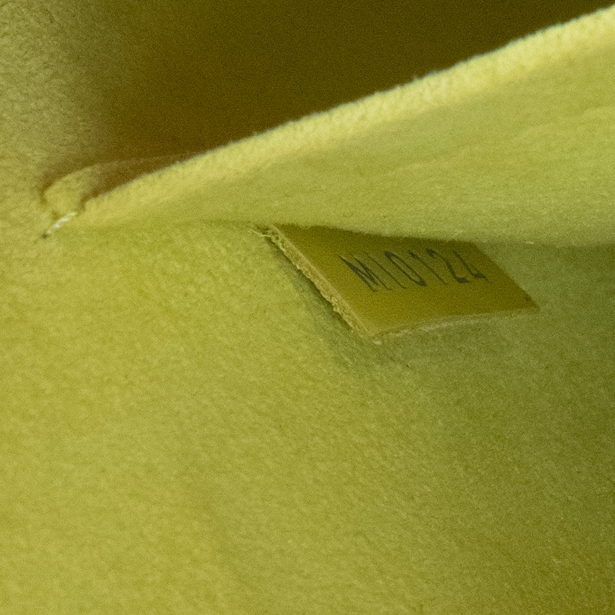 LOUIS VUITTON - Sac à main Alma MM Louis Vuitton en cuir épi jaune fluo