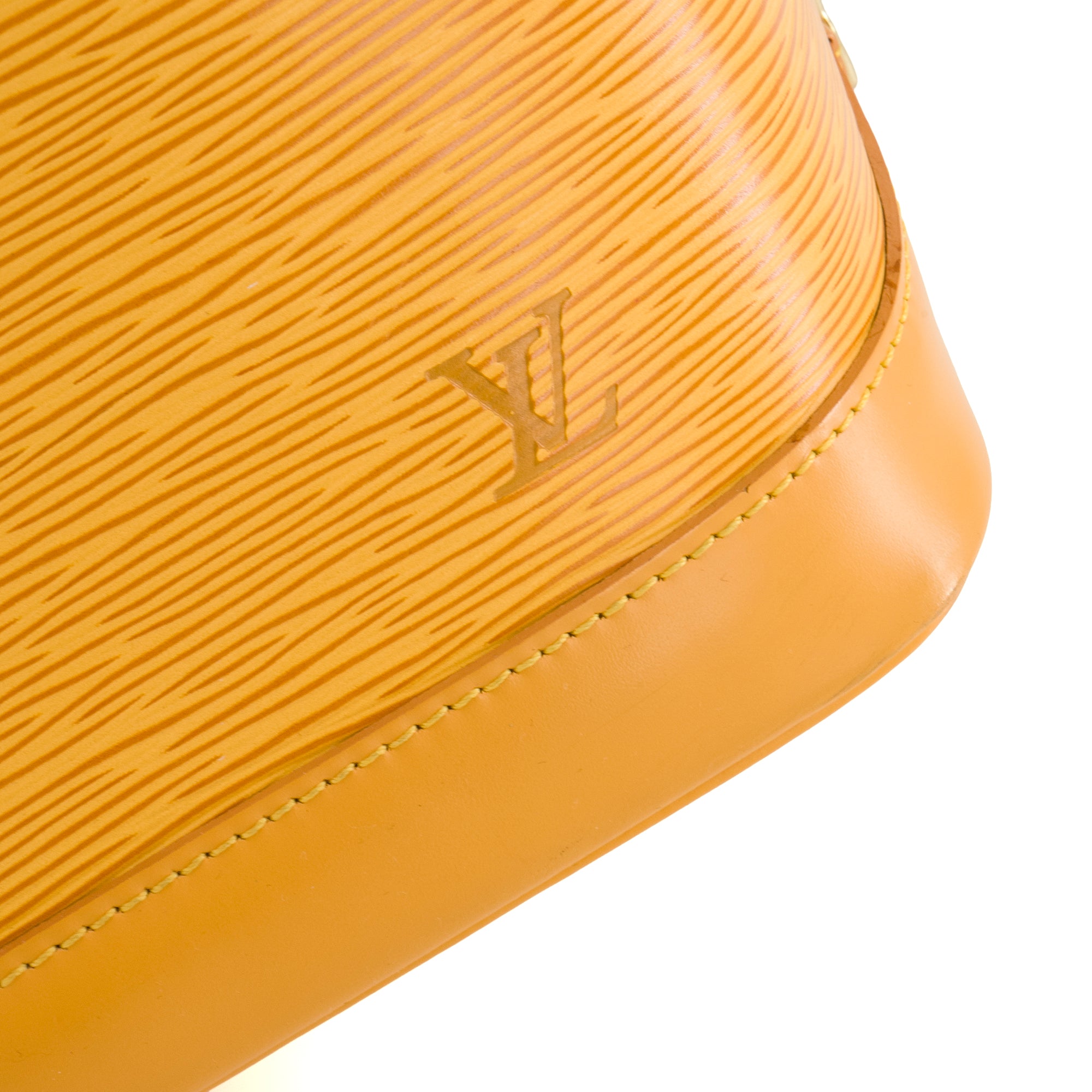 LOUIS VUITTON - Sac à main Alma PM Louis Vuitton en cuir épi jaune vintage