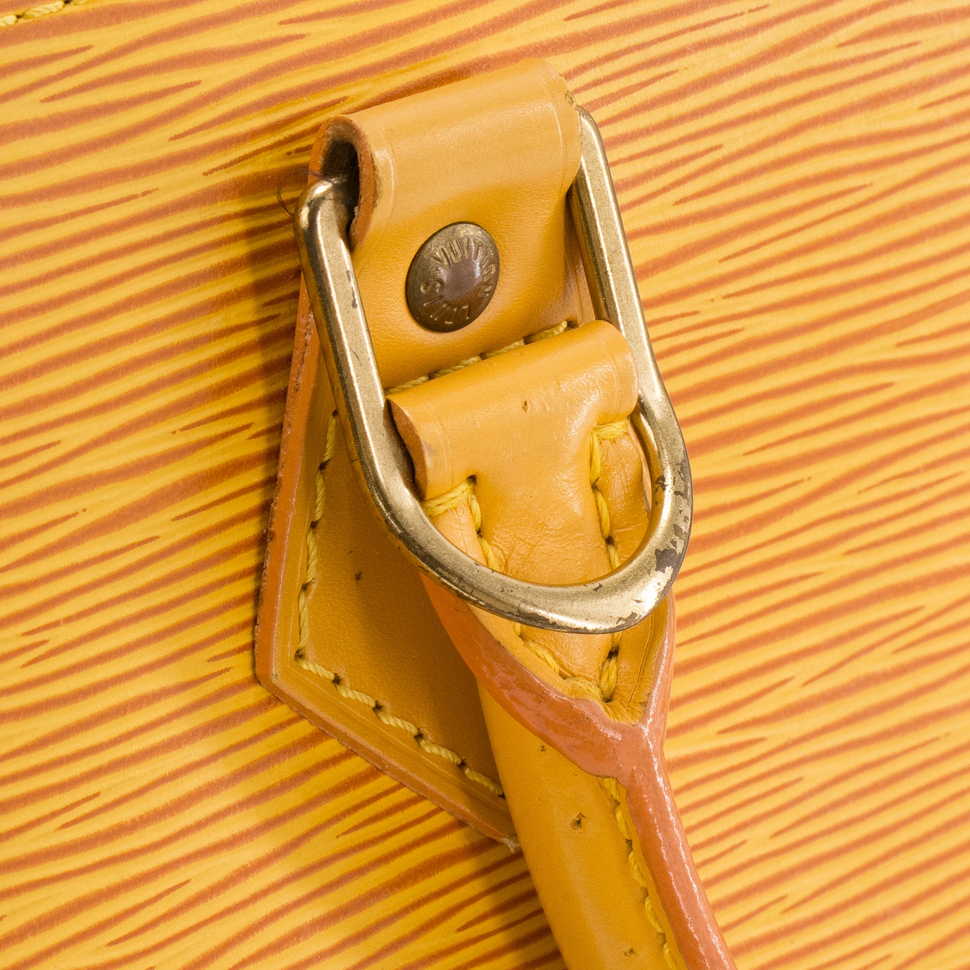 LOUIS VUITTON - Sac à main Alma PM Louis Vuitton en cuir épi jaune vintage