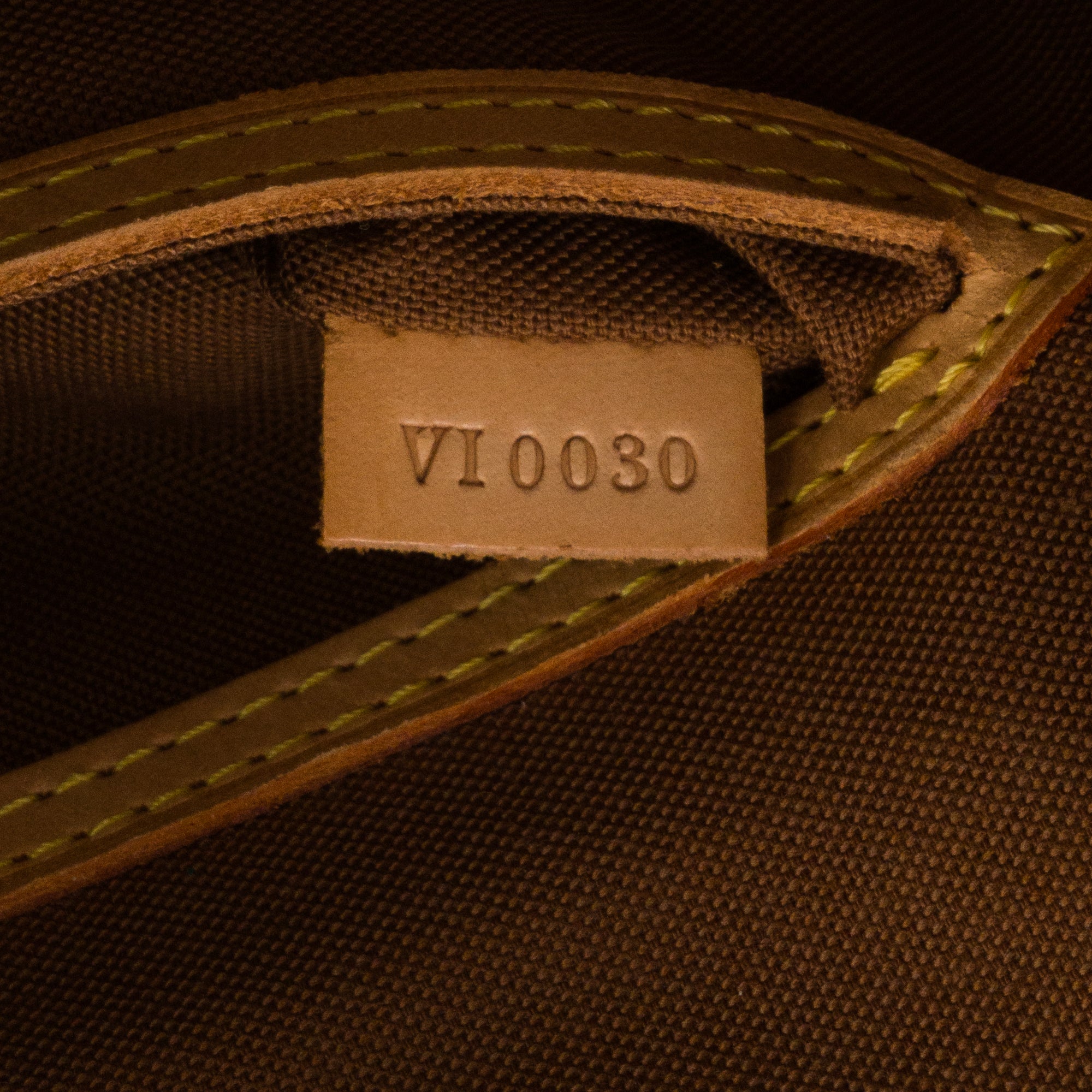 LOUIS VUITTON - Sac à main Alma PM Louis Vuitton en toile enduite monogrammée