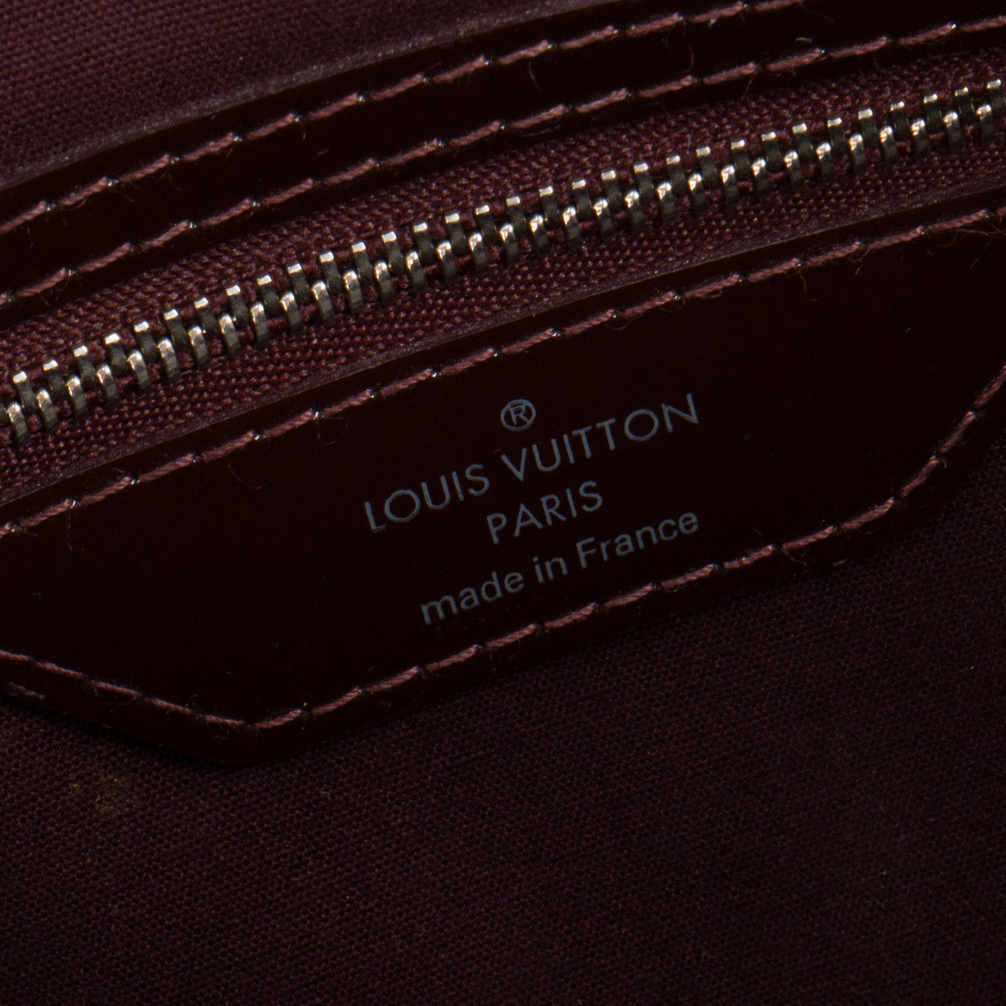 LOUIS VUITTON - Sac à main Brea Louis Vuitton en cuir épi verni bordeaux