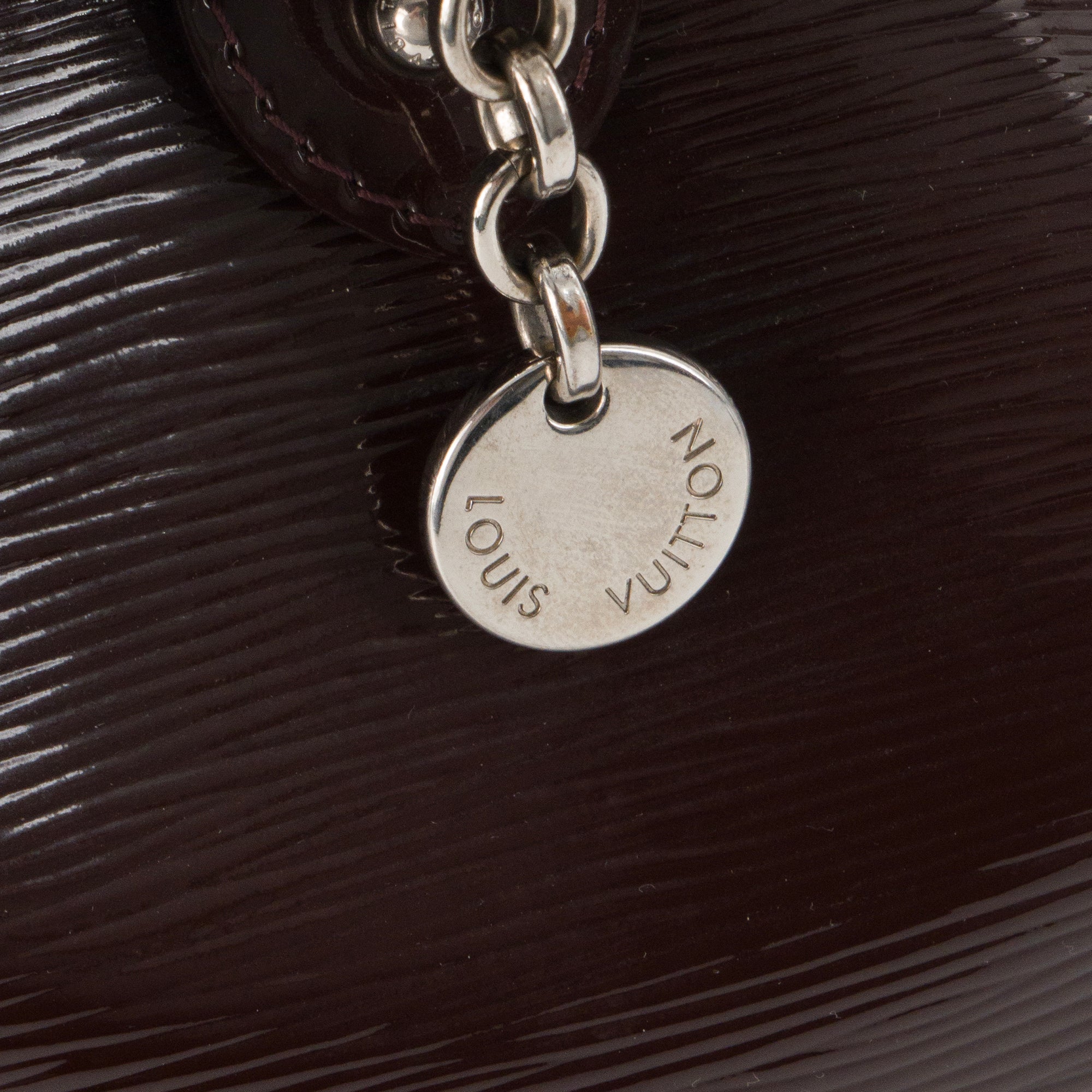 LOUIS VUITTON - Sac à main Brea Louis Vuitton en cuir épi verni bordeaux