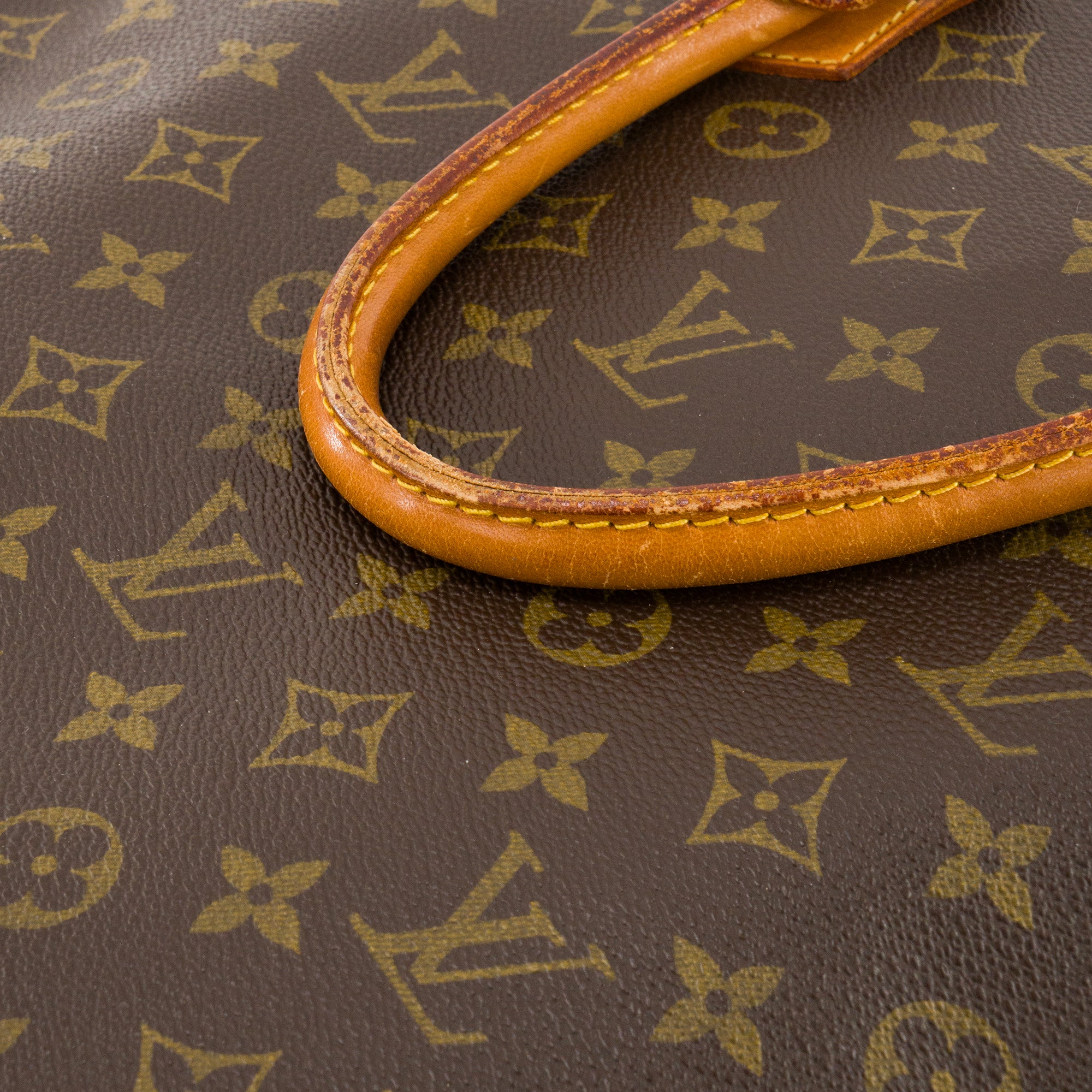 LOUIS VUITTON - Sac à main Cabas Plat Louis Vuitton en toile enduite monogrammée vintage