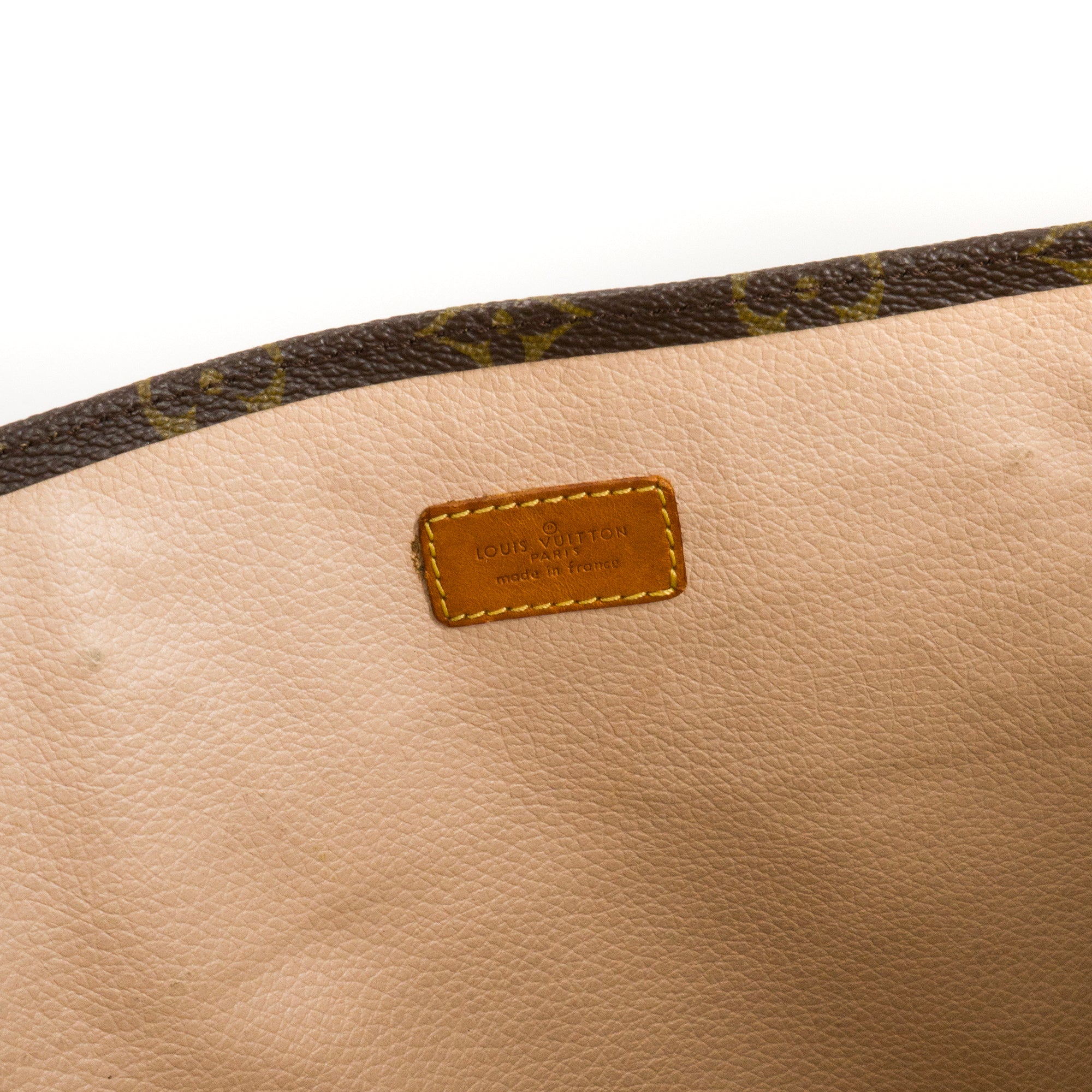 LOUIS VUITTON - Sac à main Cabas Plat Louis Vuitton en toile enduite monogrammée vintage