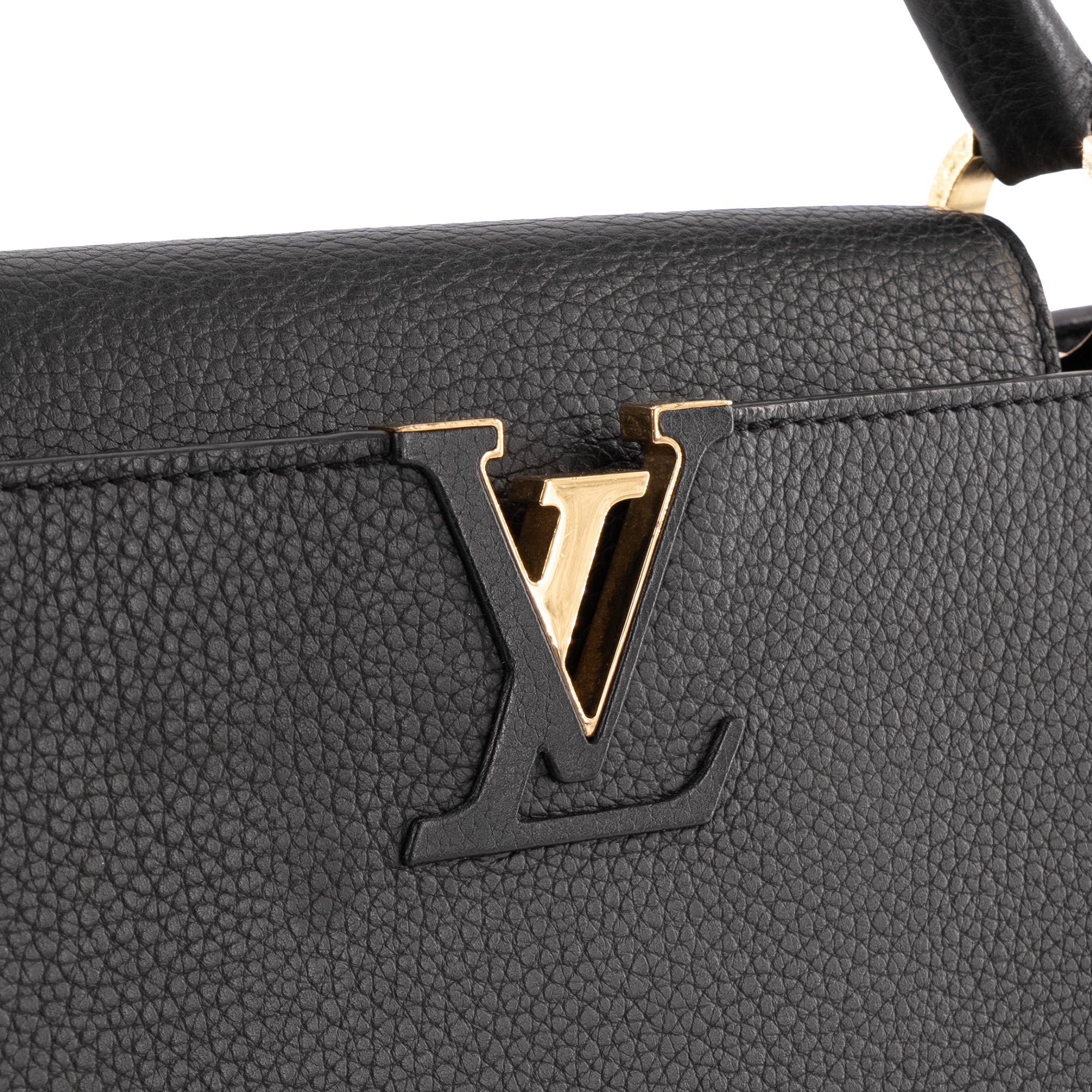 LOUIS VUITTON - Sac à main Capucines Louis Vuitton en cuir grainé noir