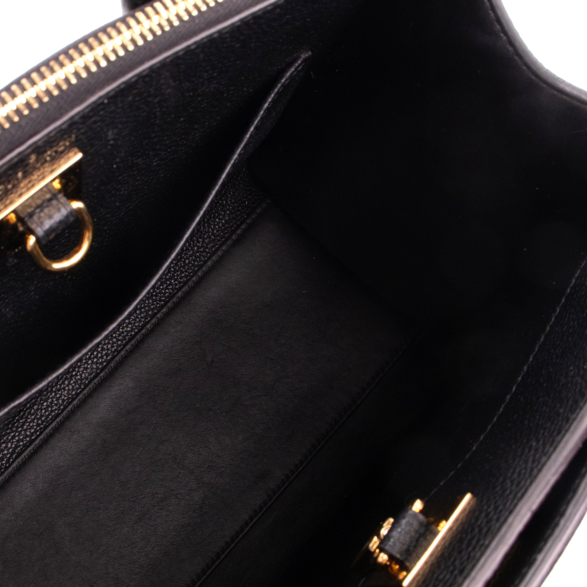LOUIS VUITTON - Louis Vuitton City Steamer handbag in black grained leather