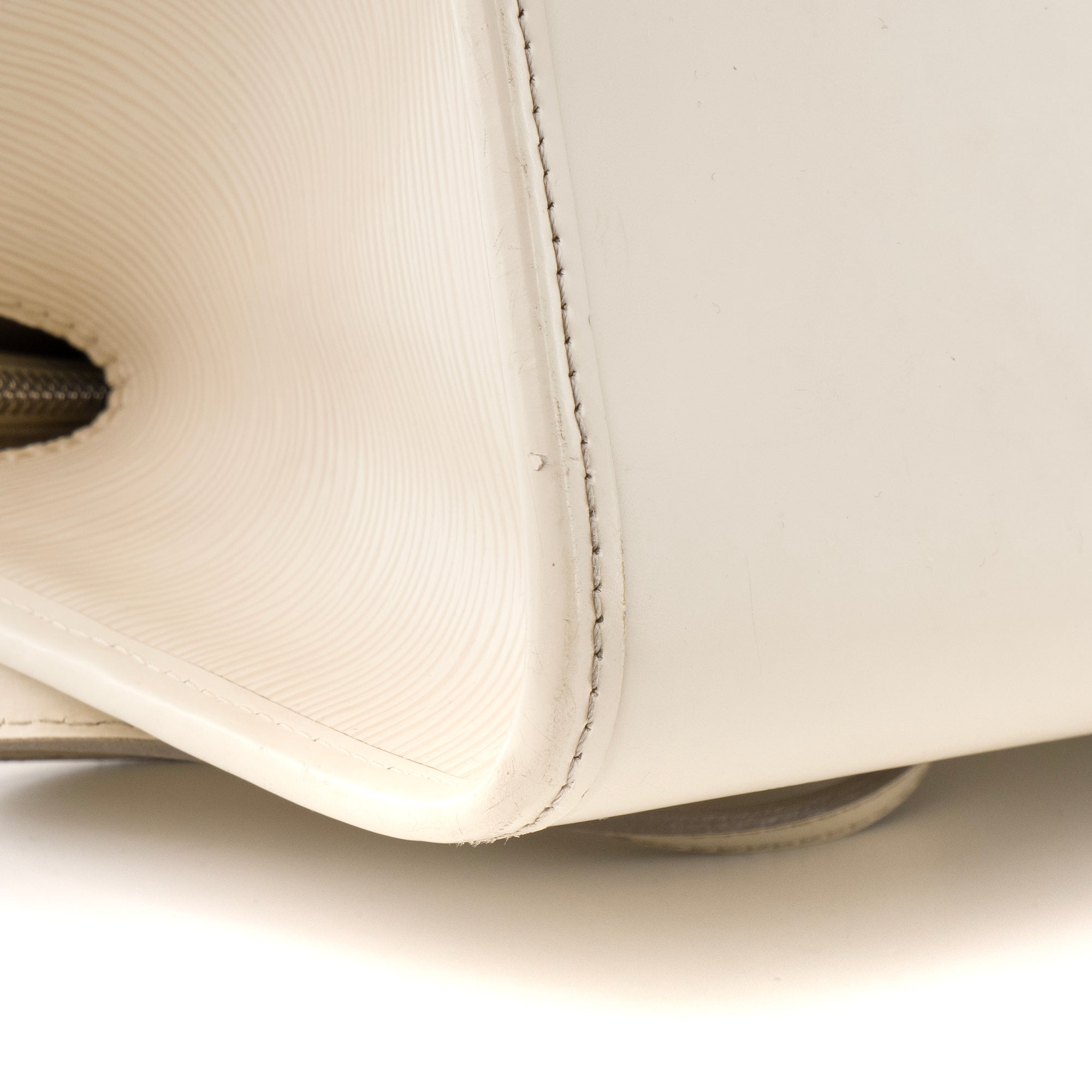 LOUIS VUITTON - Sac à main Madeleine Louis Vuitton en cuir épi ivoire vintage