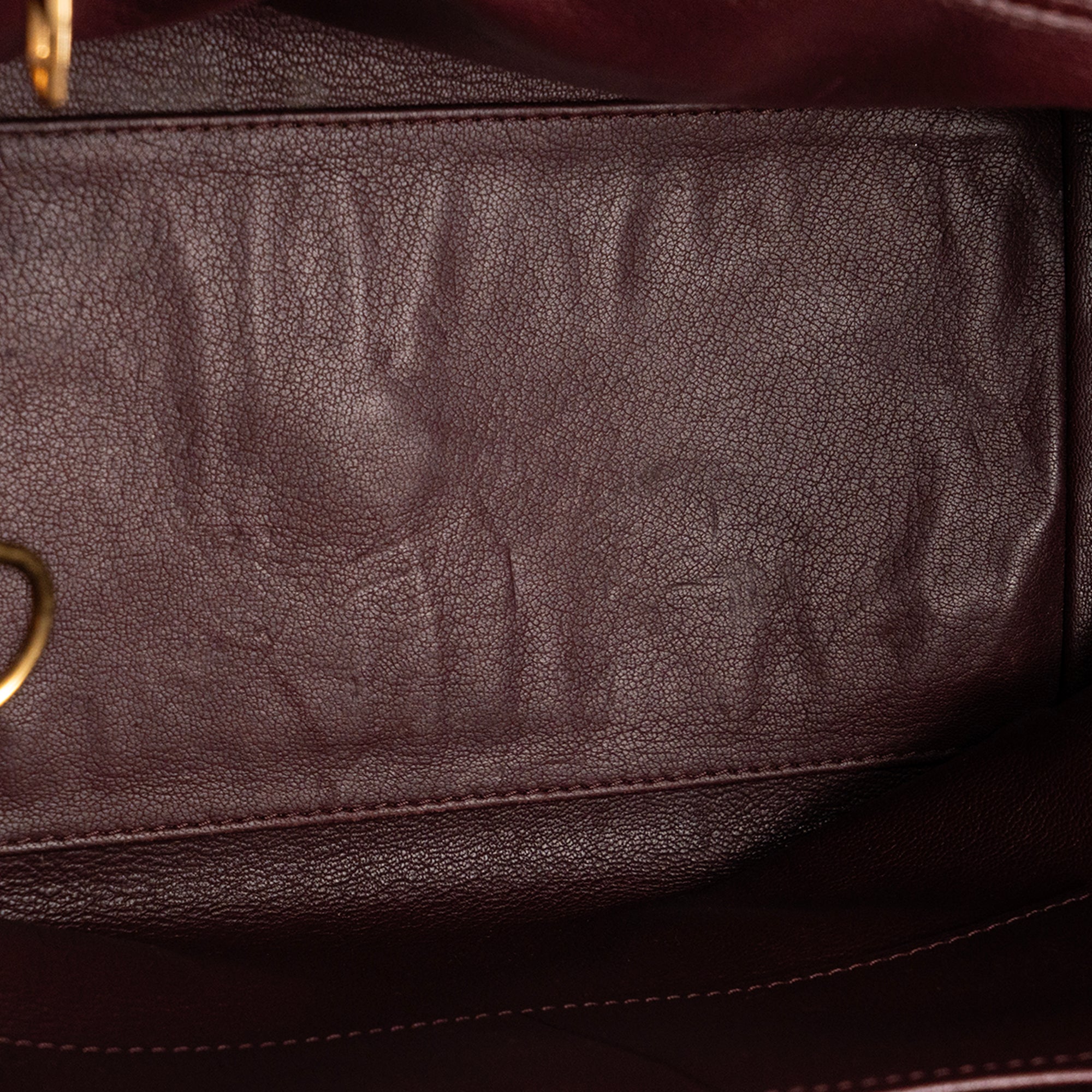 LOUIS VUITTON - Sac à main Majestueux Louis Vuitton en toile enduite et cuirs exotiques marron et bordeaux