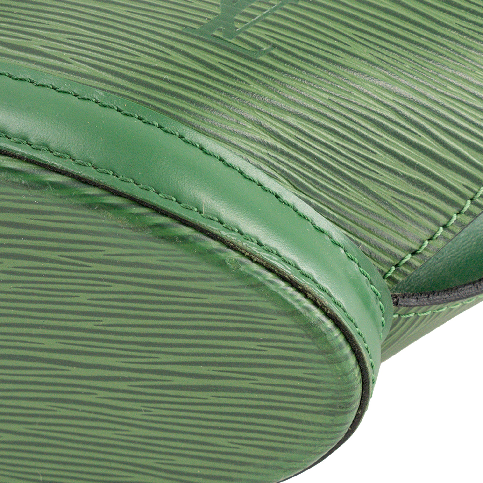LOUIS VUITTON - Sac à main Saint Jacques Louis Vuitton en cuir épi vert vintage