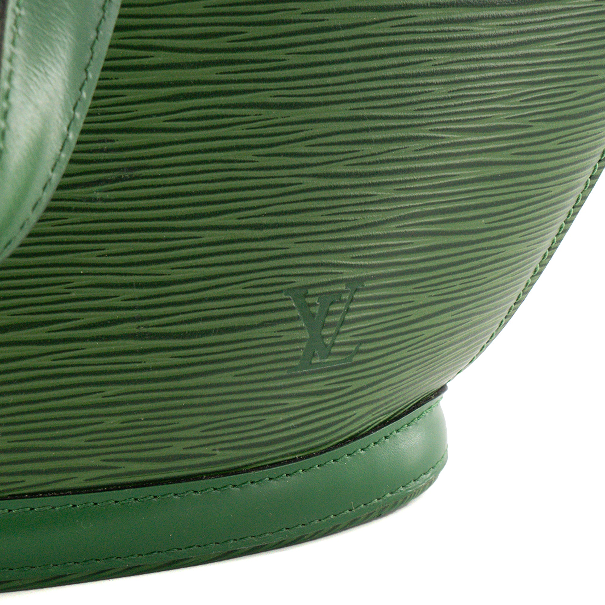 LOUIS VUITTON - Sac à main Saint Jacques Louis Vuitton en cuir épi vert vintage