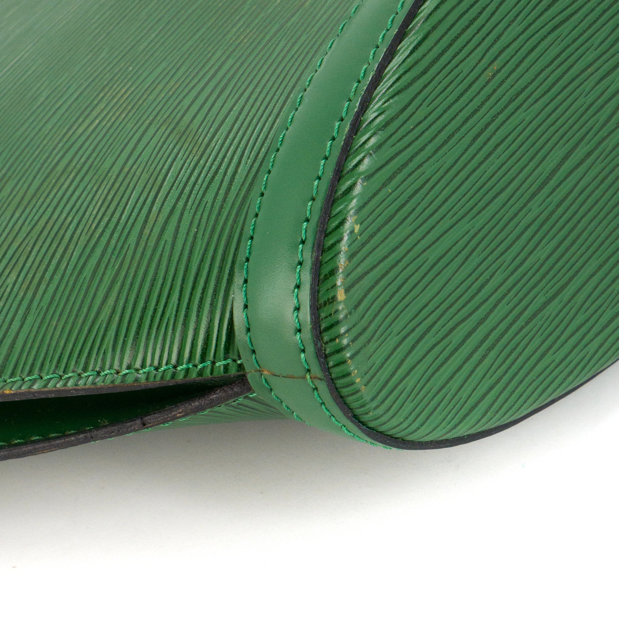 LOUIS VUITTON - Sac à main Saint Jacques Louis Vuitton en cuir épi vert vintage